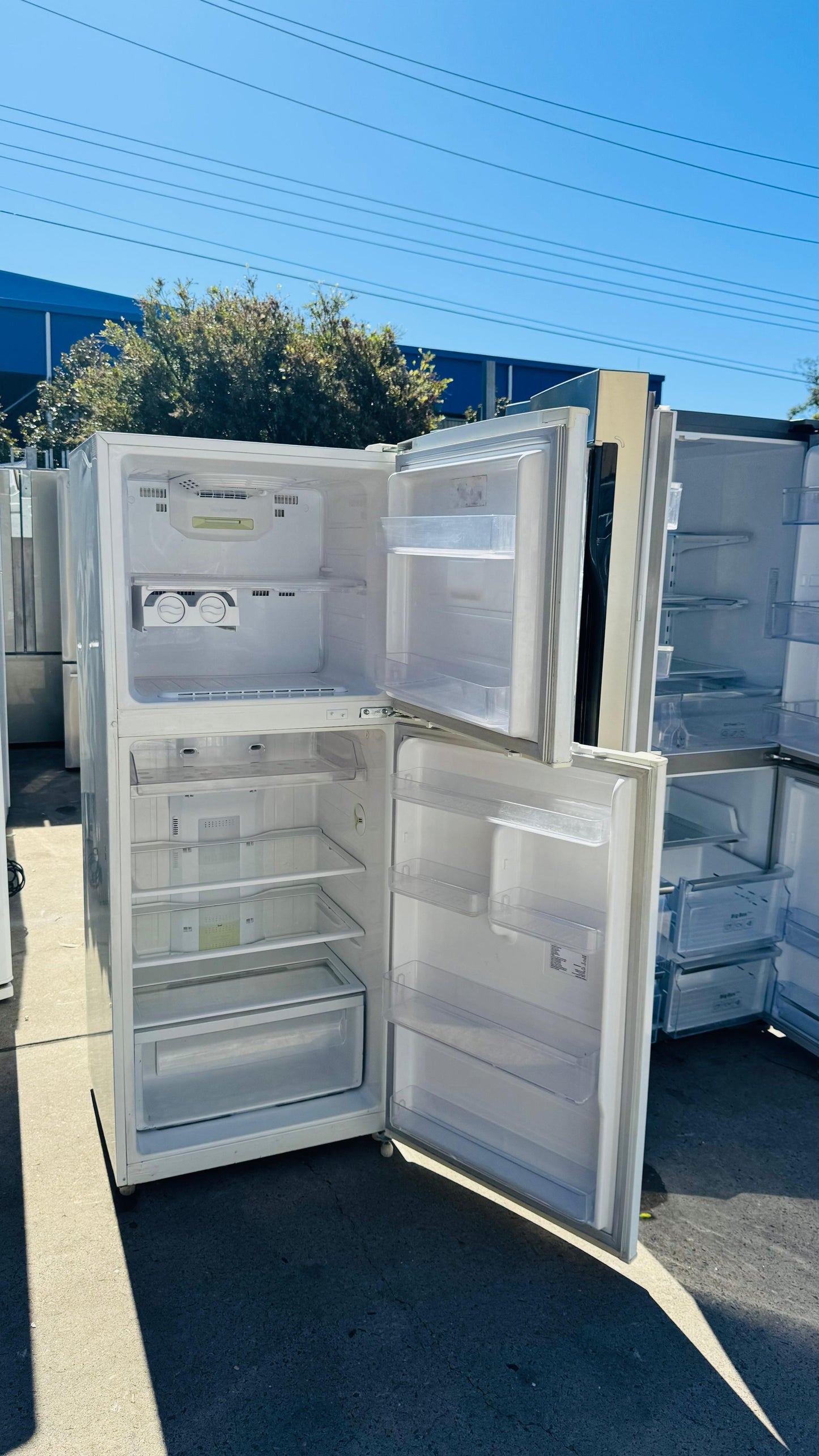 SAMSUNG 367 LITRES FRIDGE FREEZER