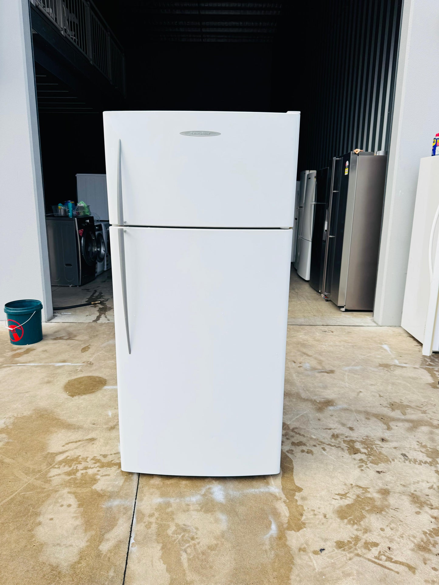 FISHER AND PAYKEL 517 LITRES FRIDGE FREEZER