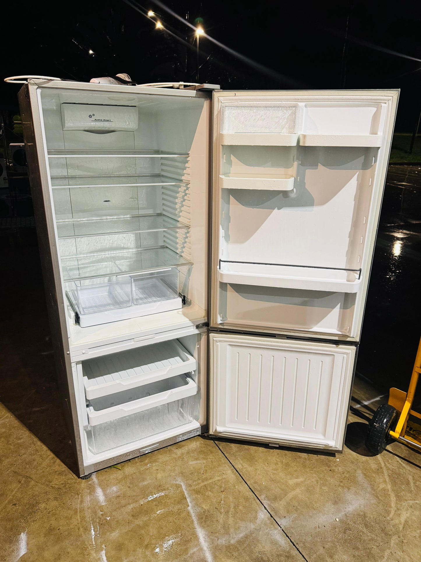 FISHER AND PAYKEL447 LITRES FRIDGE FREEZER