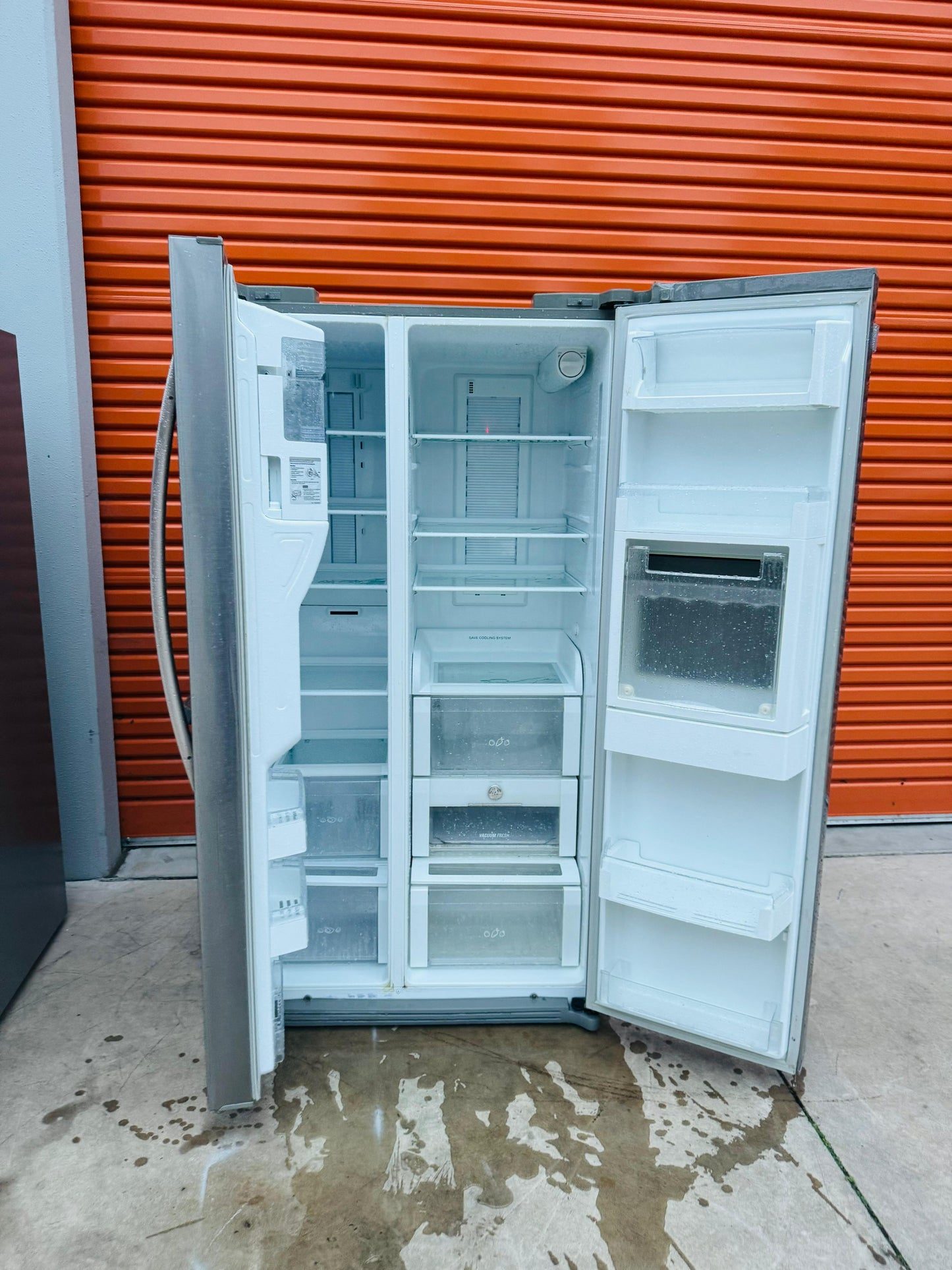 LG 693 LITRES SIDE BY SIDE DOOR FRIDGE FREEZER