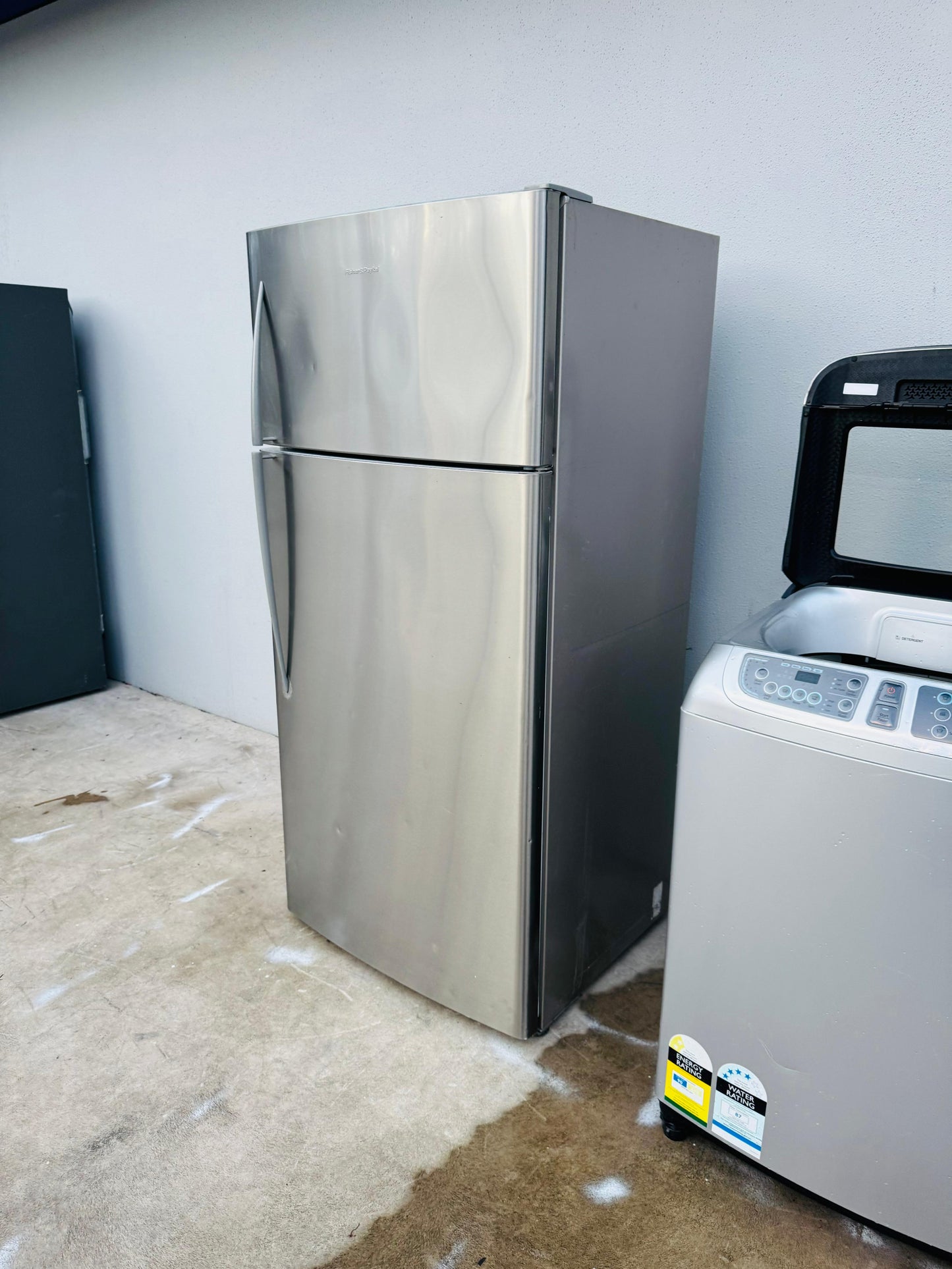 FISHER AND PAYKEL 519 LITRES FRIDGE FREEZER