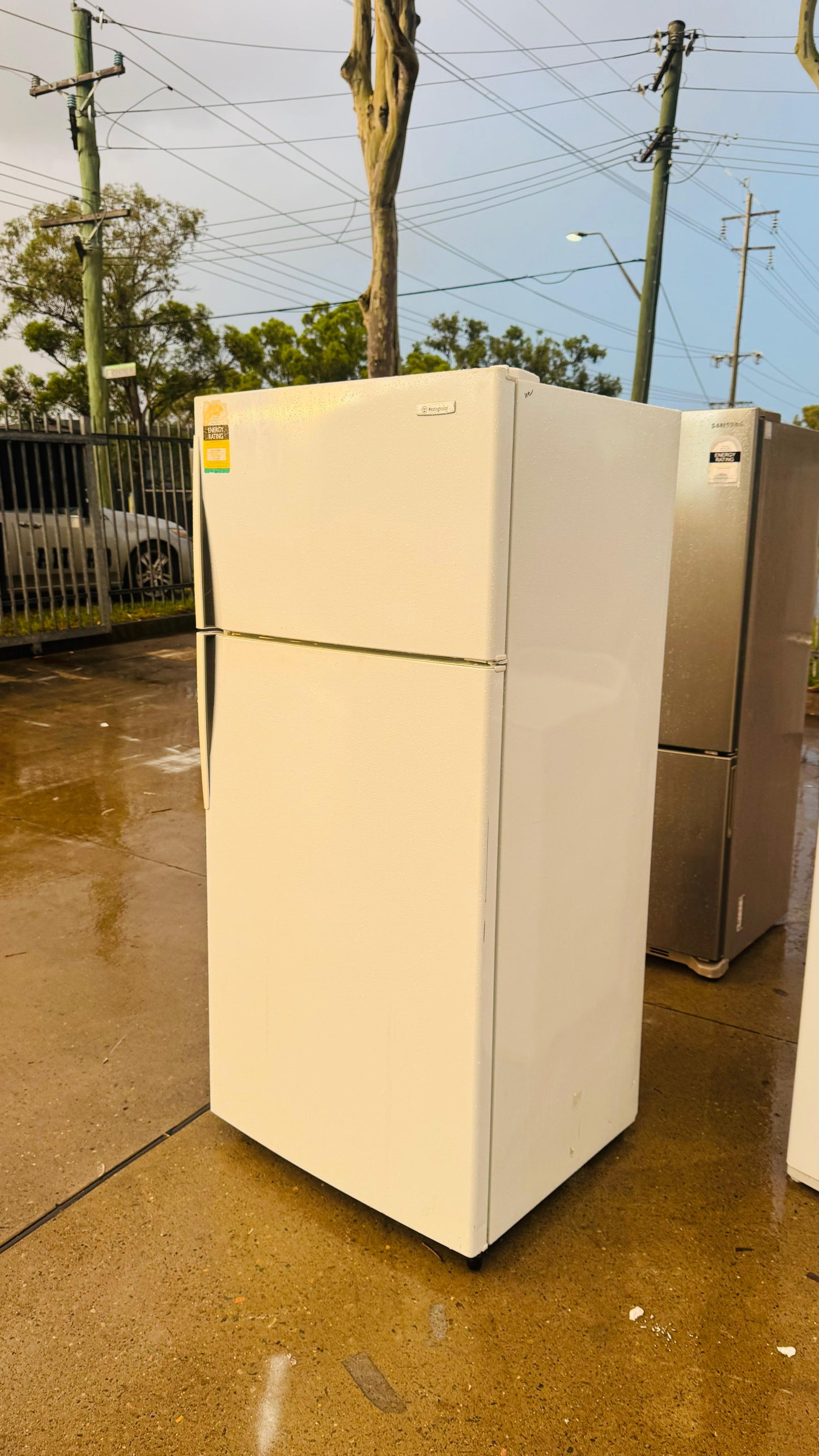 WESTINGHOUSE 520 LITRES FRIDGE FREEZER