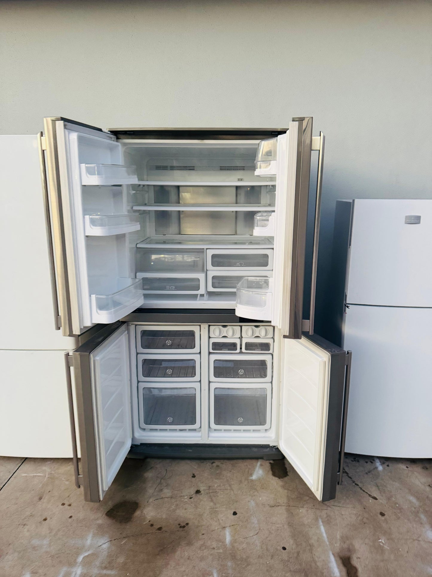 ELECTROLUX QUAD DOOR 602 LITRES FRIDGE FREEZER