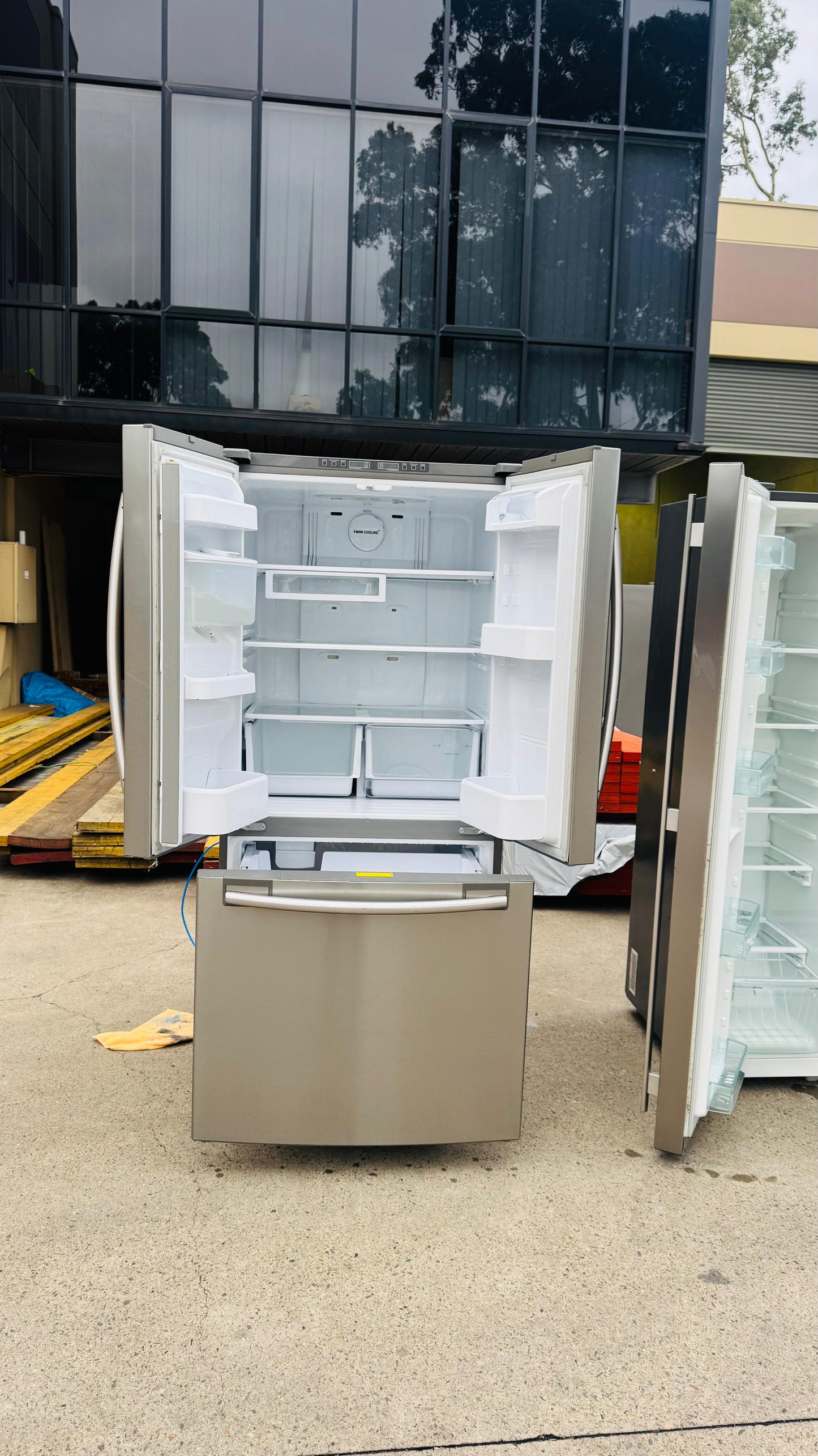 SAMSUNG 579 LITRES FRENCH DOOR FRIDGE FREEZER
