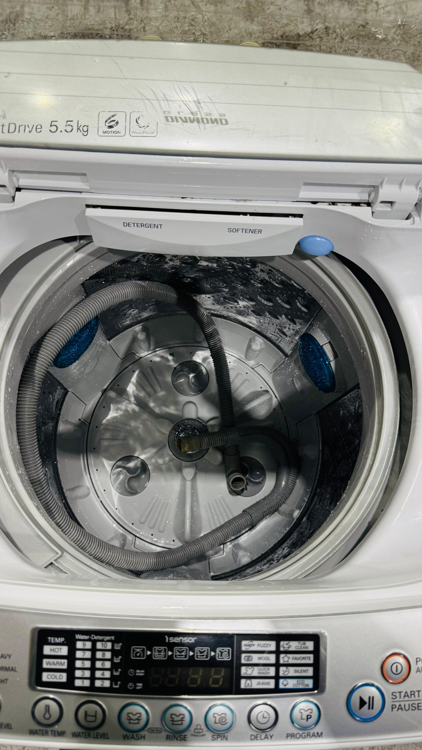 LG 5.5KGS TOP LOADER WASHING MACHINE
