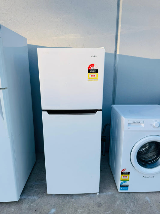 CHIQ 216 LITRES FRIDGE FREEZER