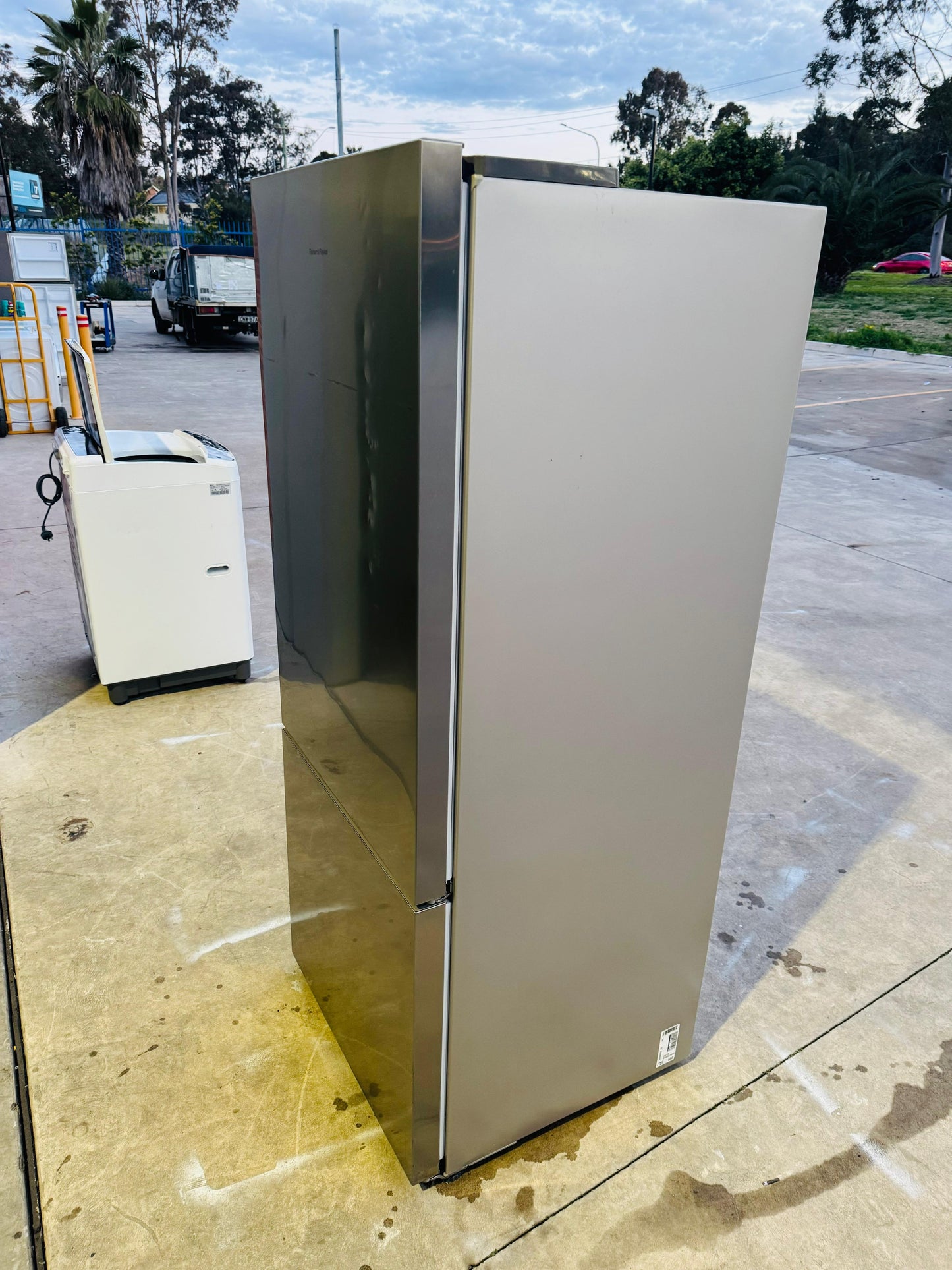 FISHER AND PAYKEL 442 LITRES FRIDGE FREEZER
