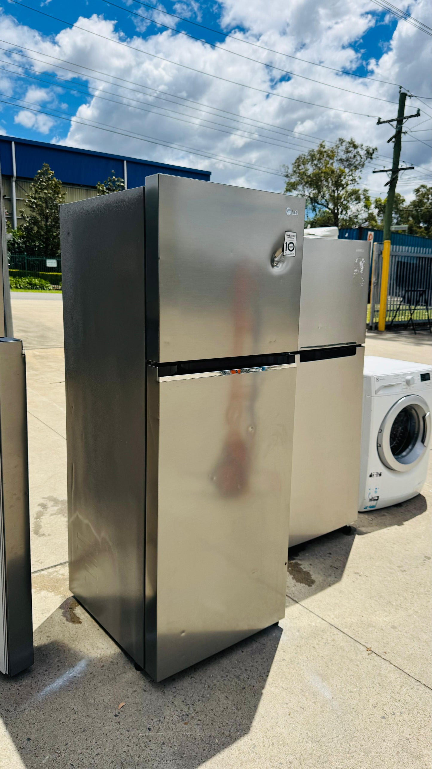 LG 315 LITRES FRIDGE FREEZER