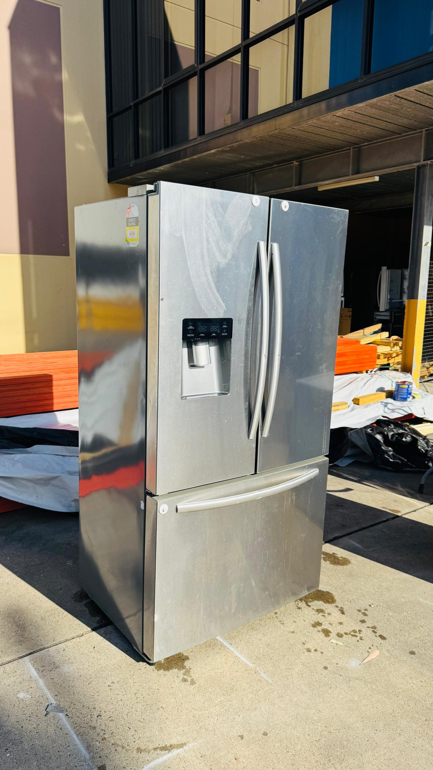 HISENSE 630 LITRES FRENCH DOOR FRIDGE FREEZER