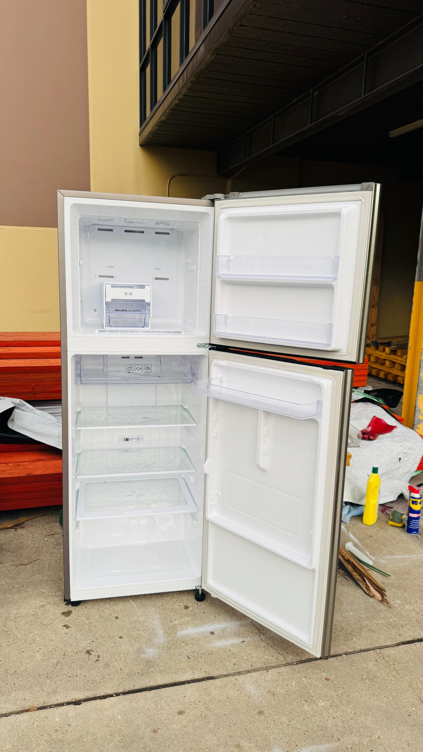 SAMSUNG 305 LITRES FRIDGE FREEZER