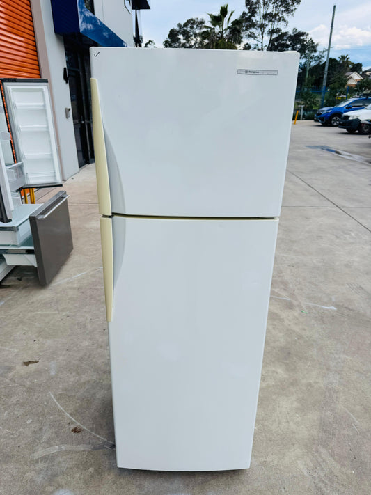 WESTING HOUSE 328 LITRES FRIDGE FREEZER