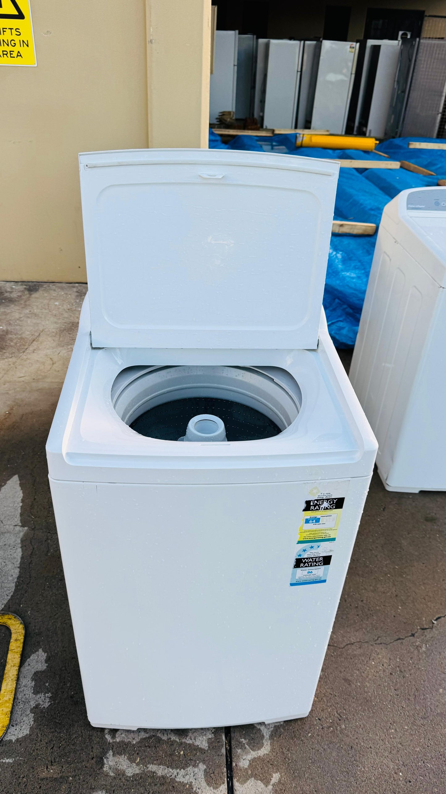 FISHER AND PAYKEL 7KGS TOP LOADER WASHING MACHINE