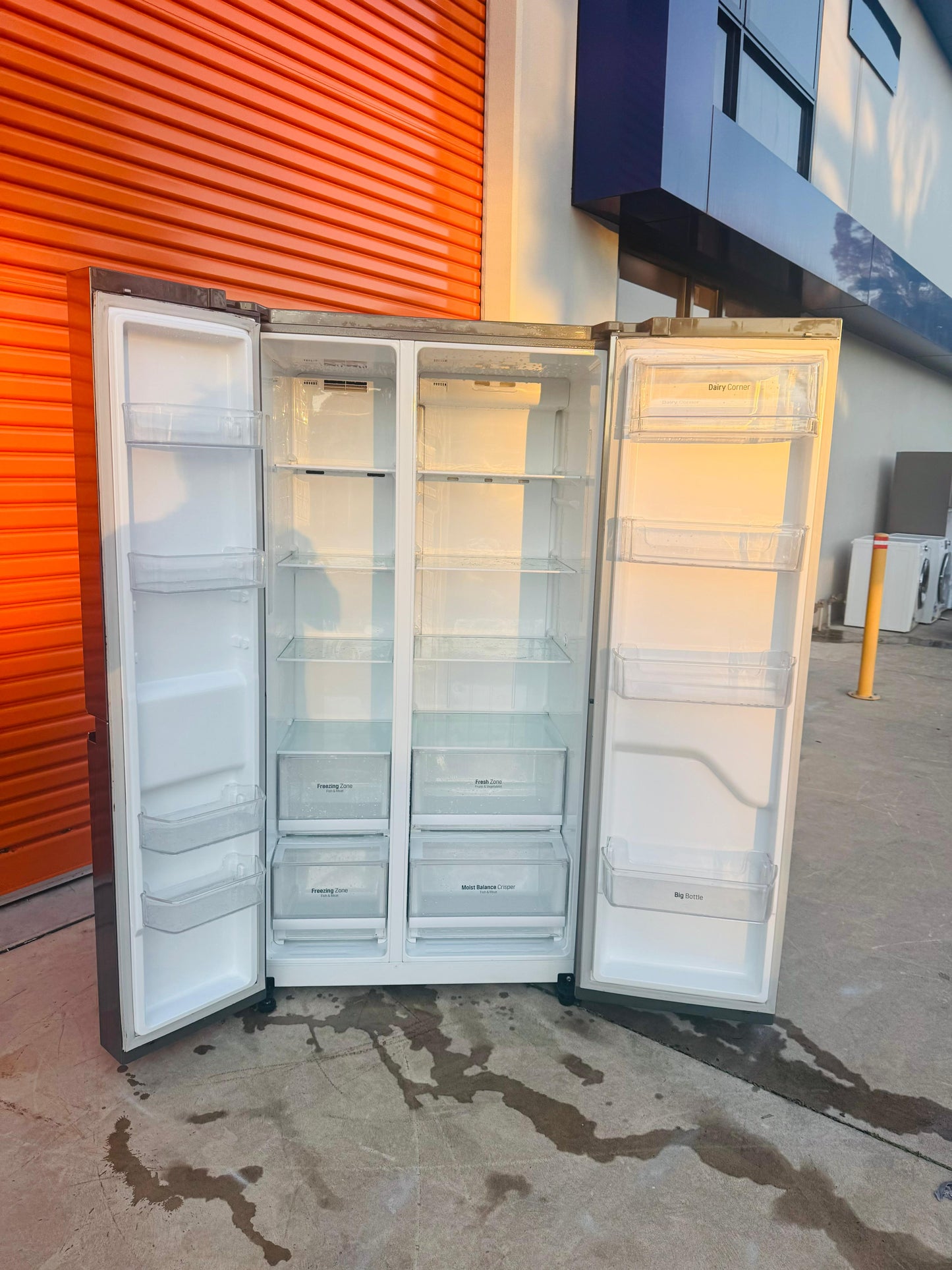 LG SIDE BY SIDE 687 LITRES FRIDGE FREEZER