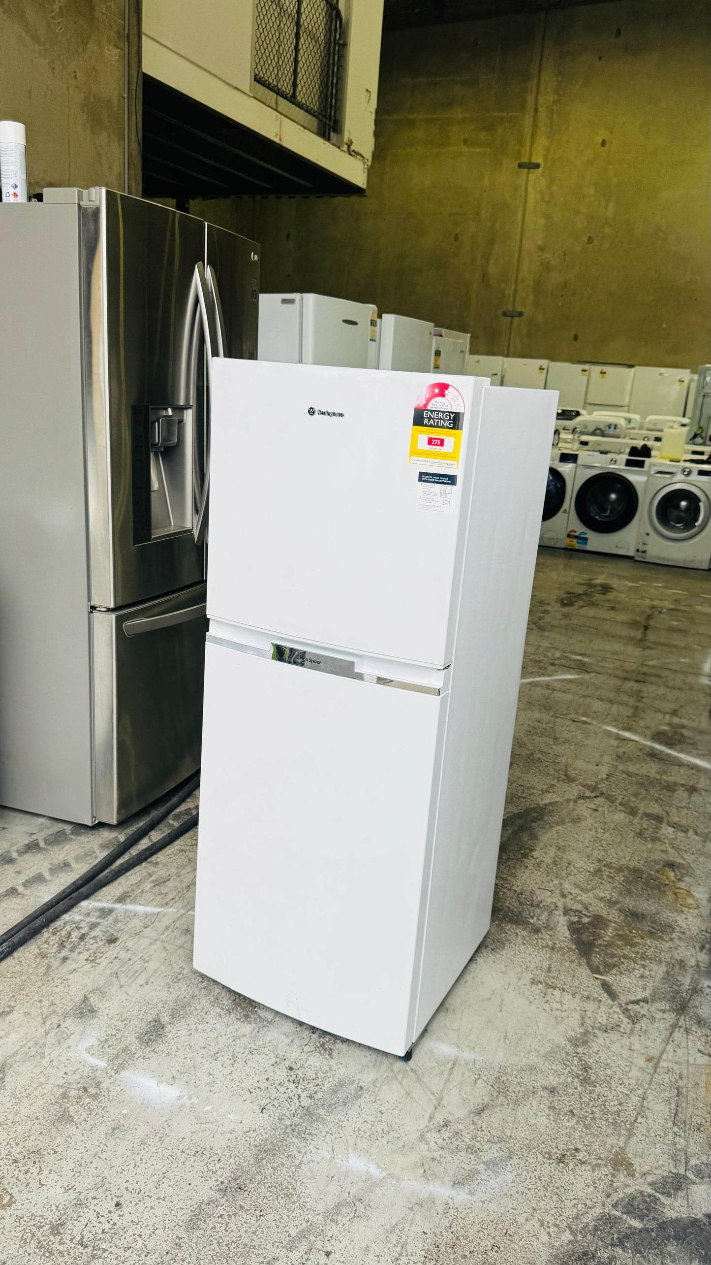 WESTINGHOUSE 230 LITRES FRIDGE FREEZER