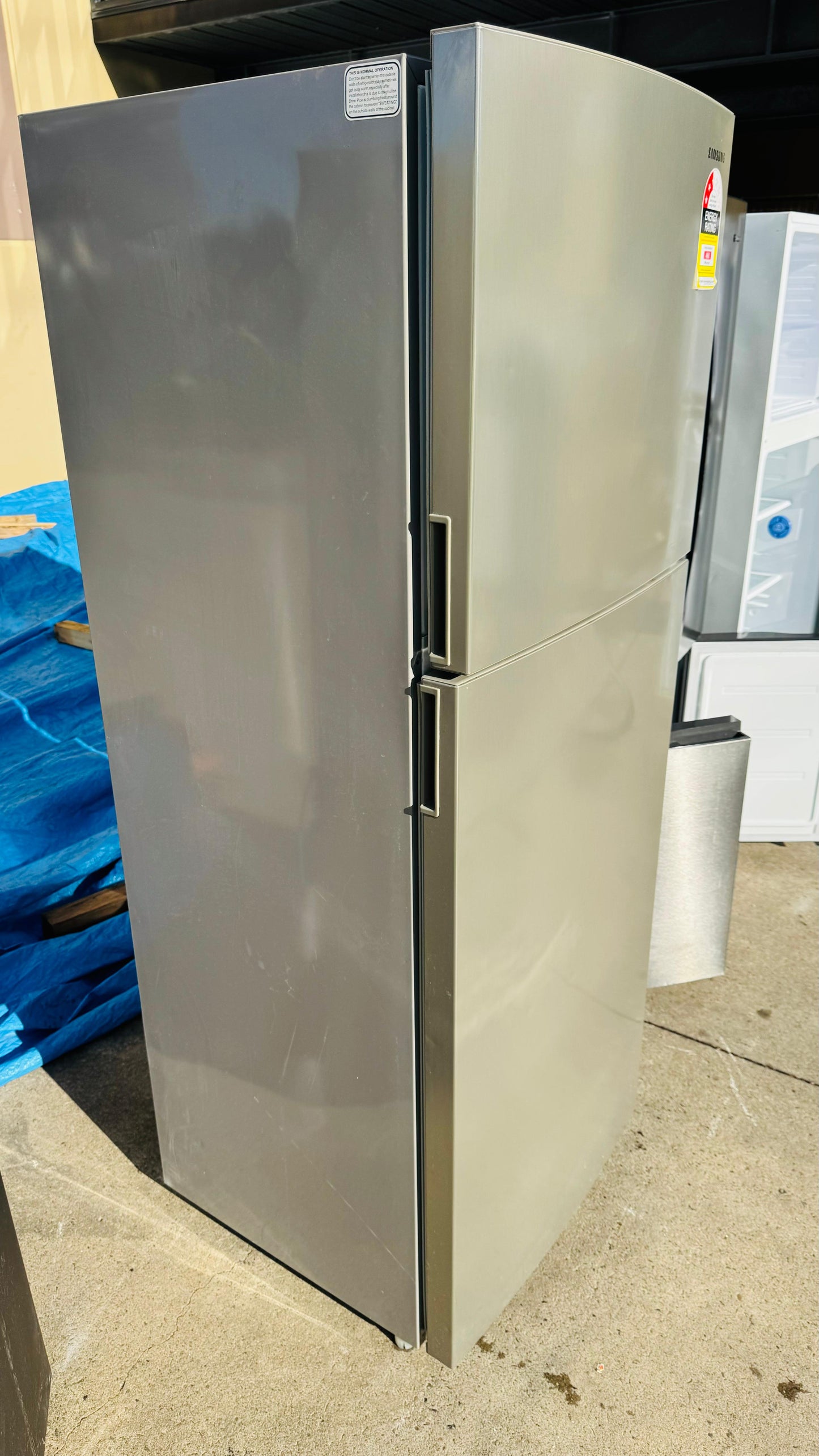 SAMSUNG 390 LITRES FRIDGE FREEZER