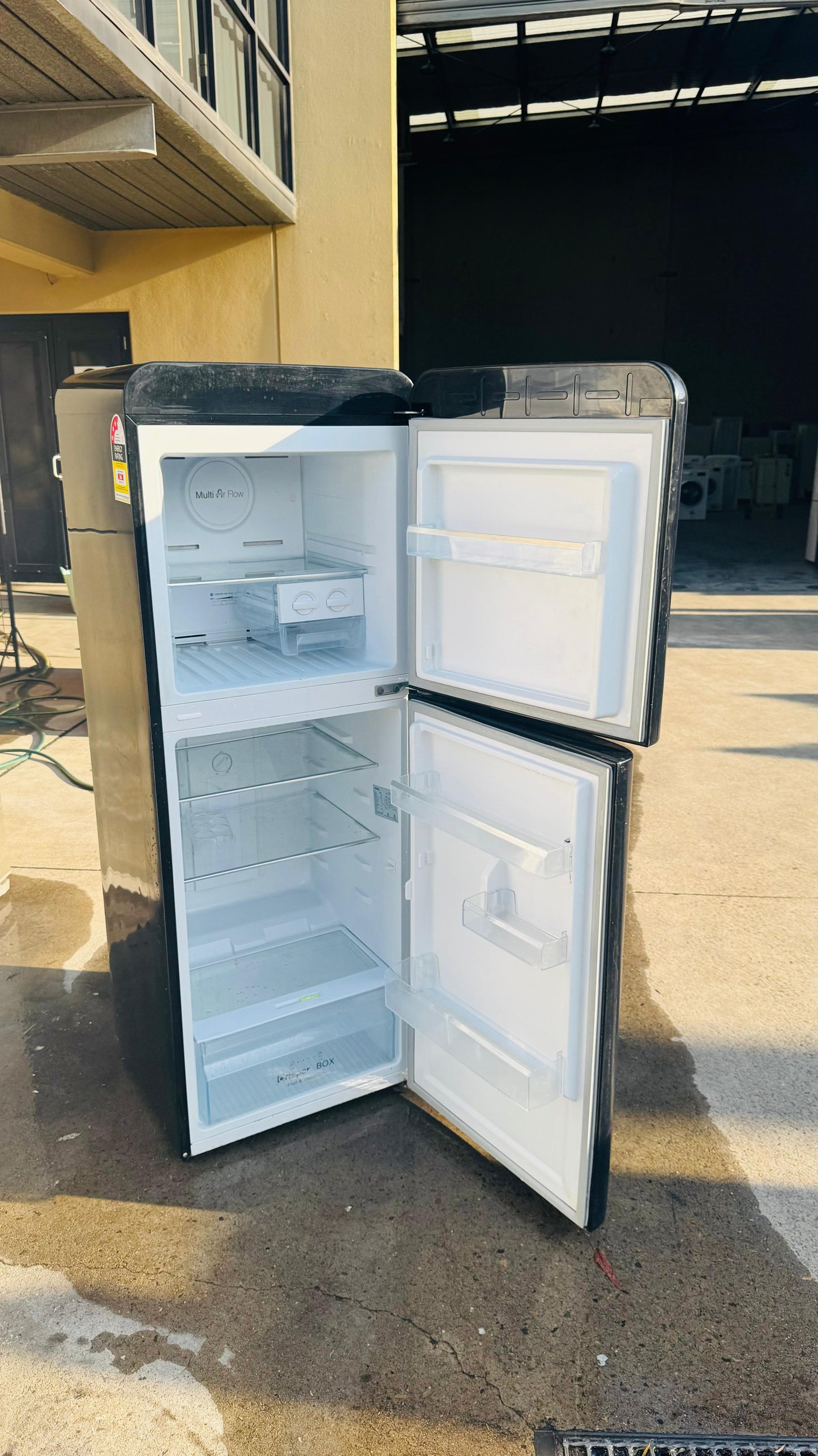 CHIQ 216 LITRES FRIDGE FREEZER