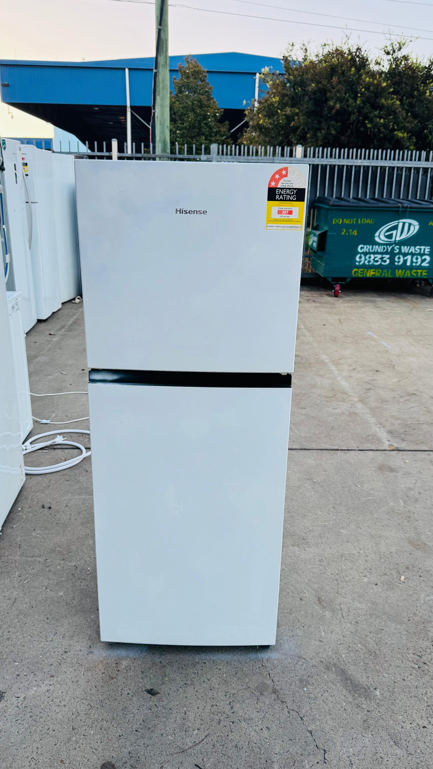 HISENSE 223 LITRES FRIDGE FREEZER