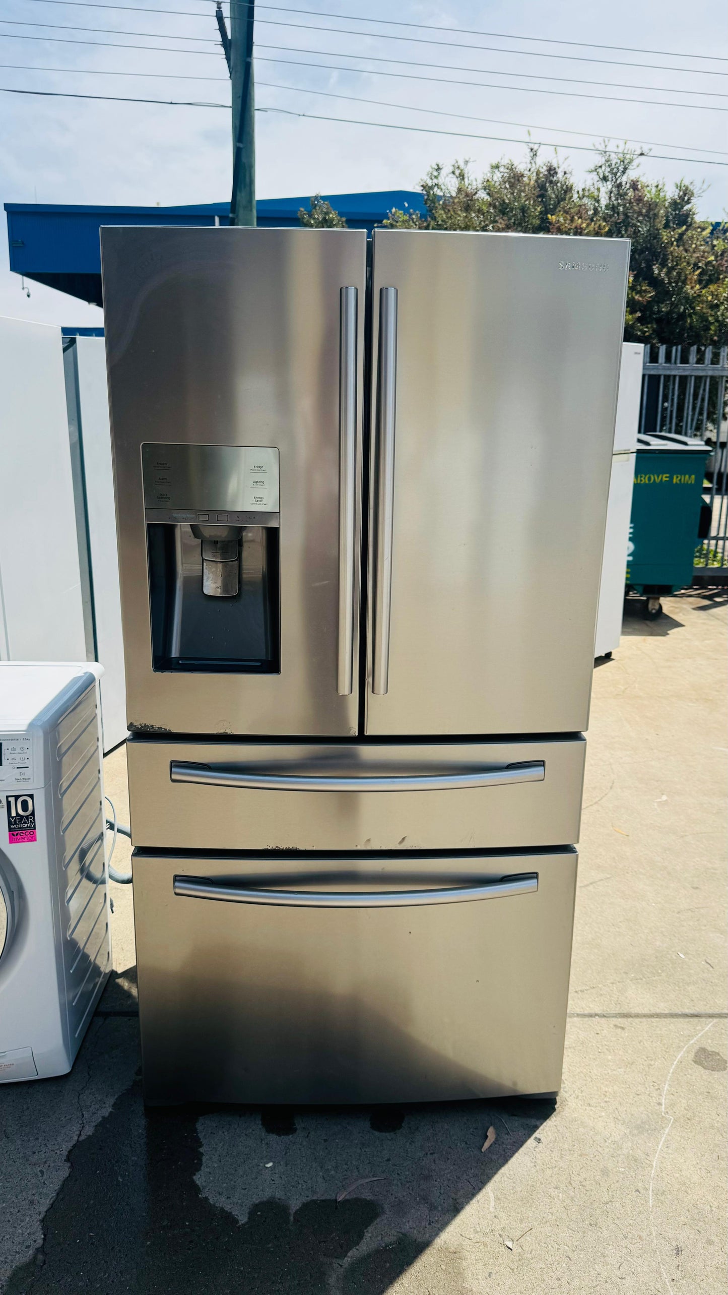 SAMSUNG 680 LITRES FRENCH DOOR FRIDGE FREEZER