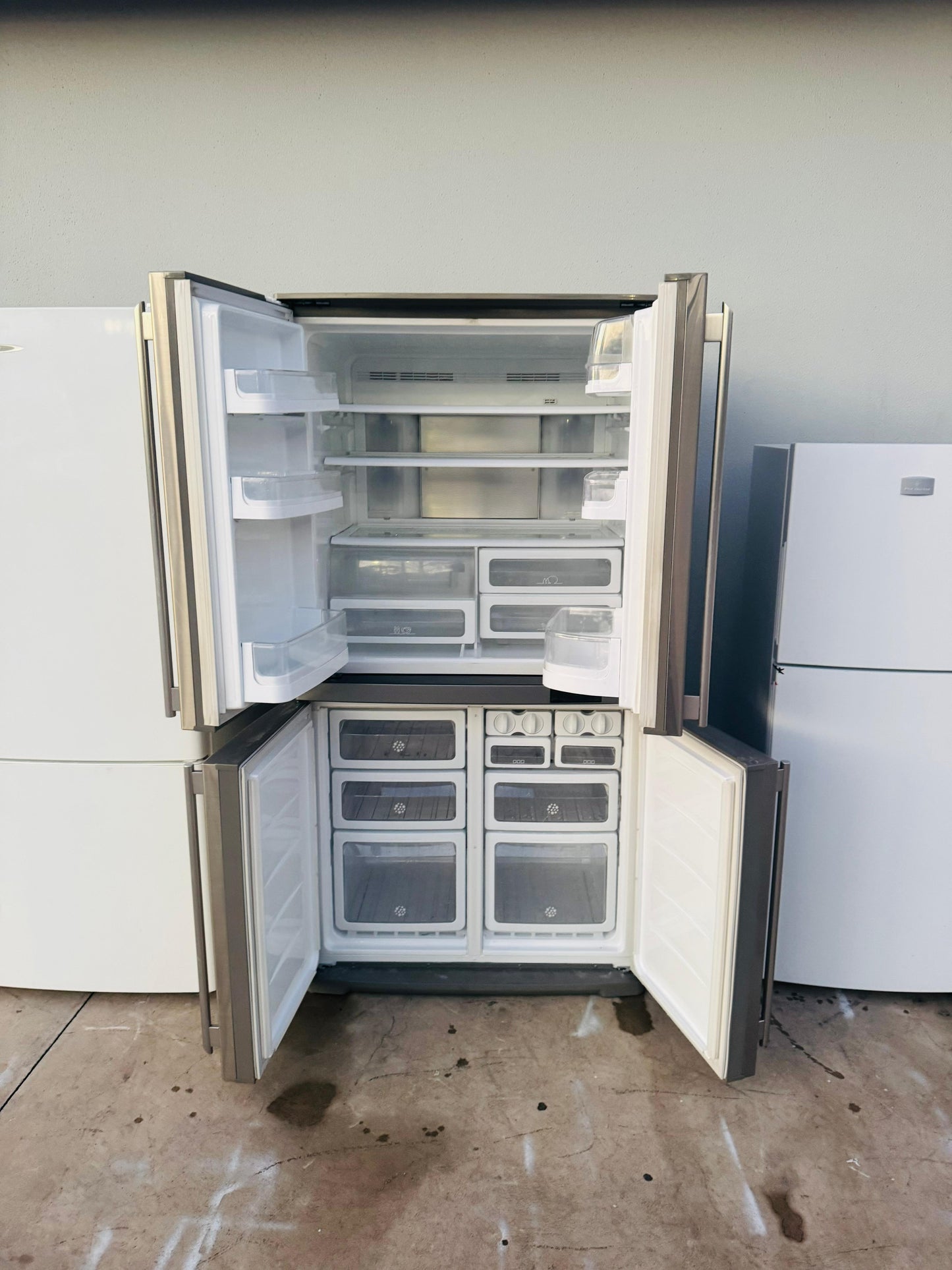 ELECTROLUX QUAD DOOR 602 LITRES FRIDGE FREEZER