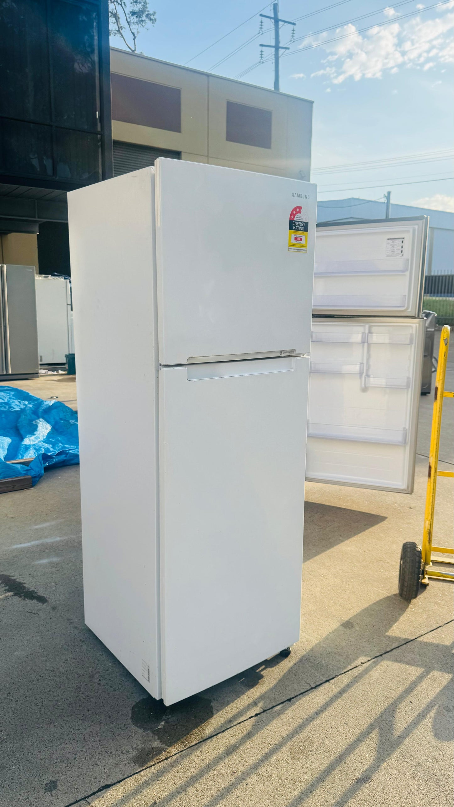 SAMSUNG 343 LITRES FRIDGE FREEZER