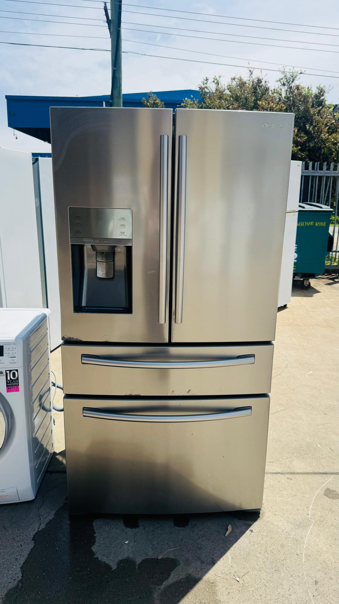 SAMSUNG 680 LITRES FRENCH DOOR FRIDGE FREEZER