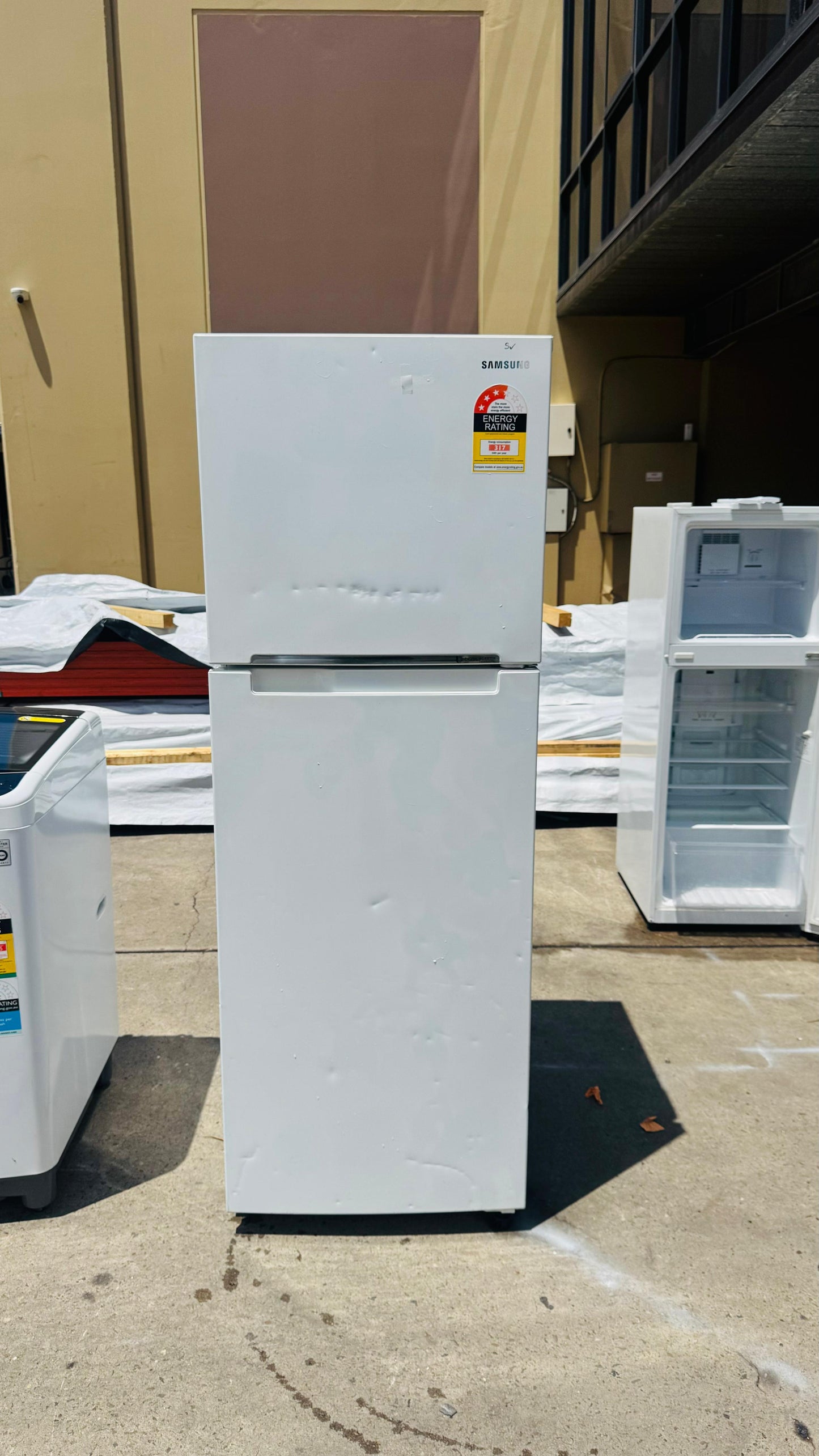 SAMSUNG 341 LITRES FRIDGE FREEZER