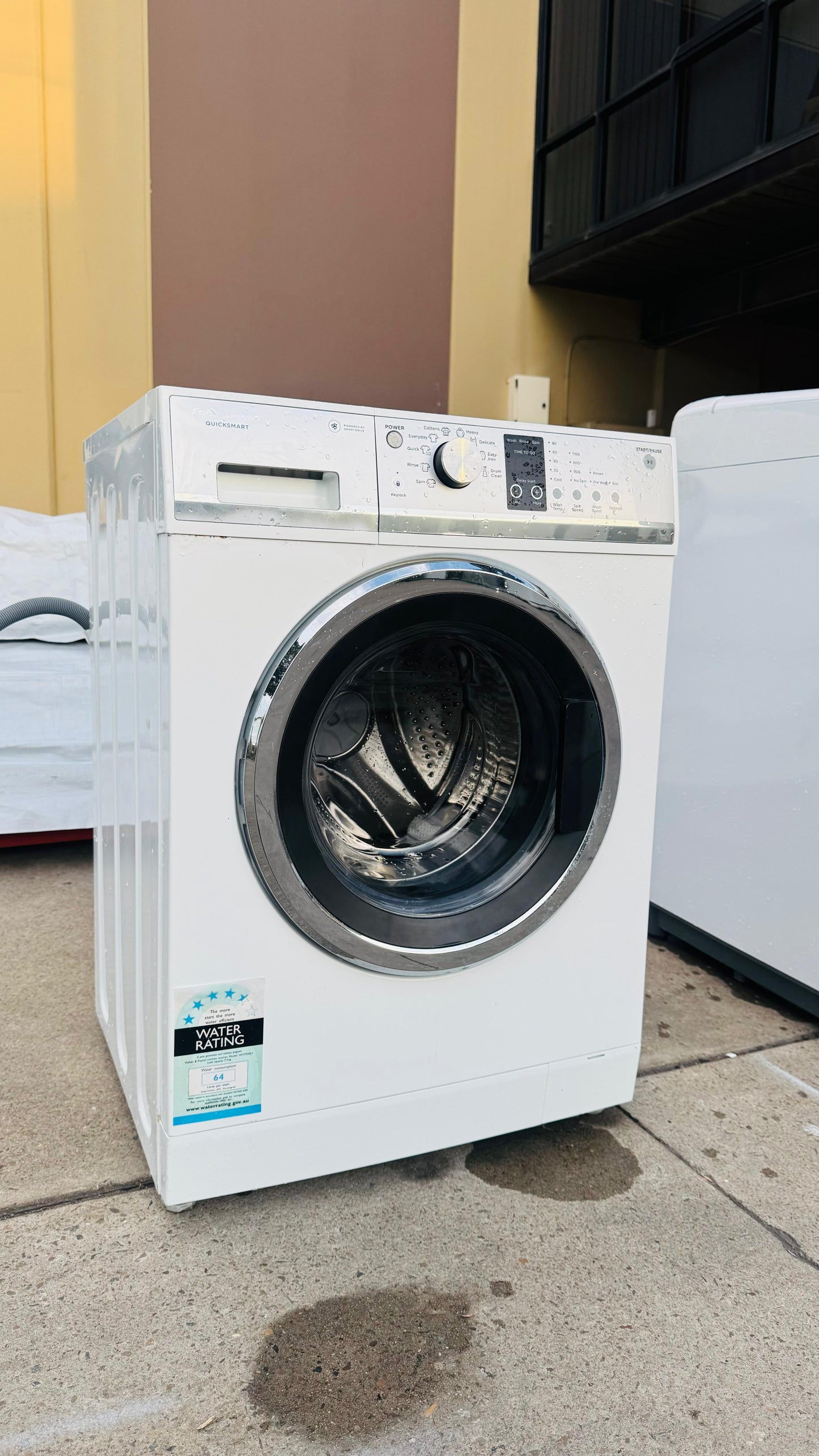 FISHER AND PAYKEL 7.5KGS FRONT LOADER WASHING MACHINE