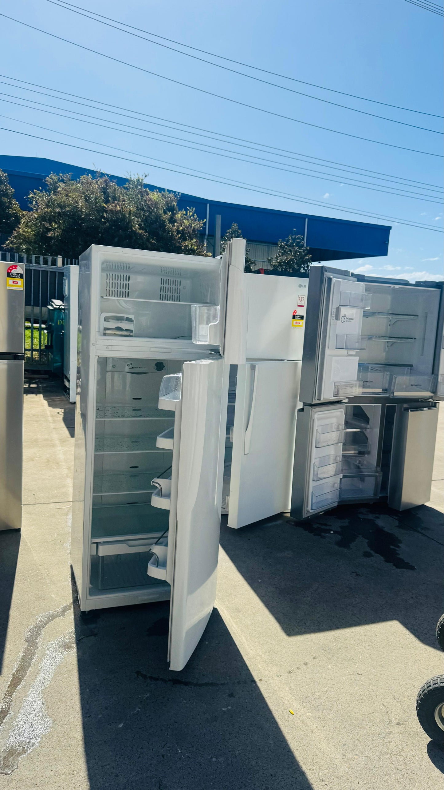 FISHER AND PAYKEL 411 LITRES FRIDGE FREEZER