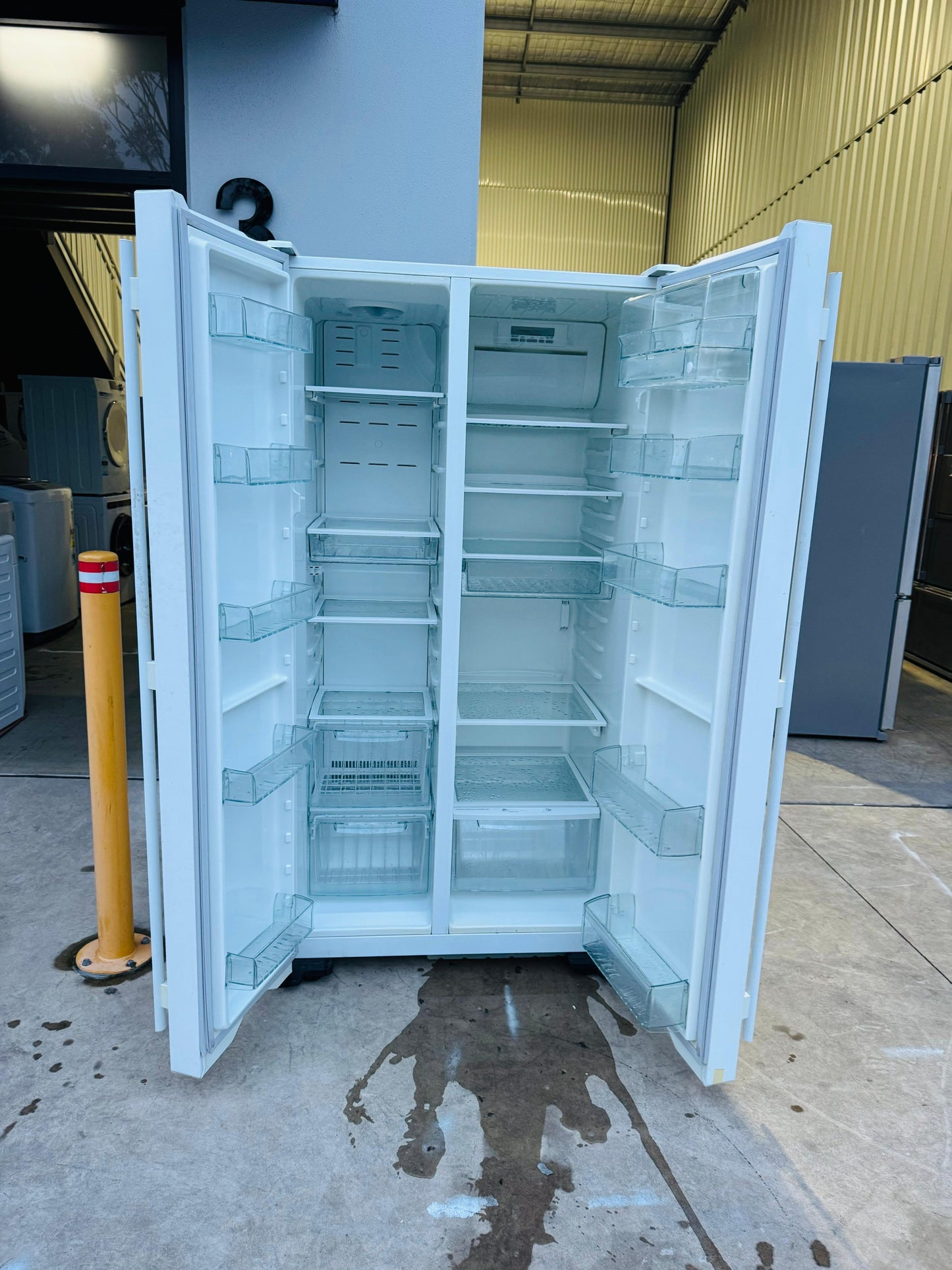 WESTING HOUSE SIDE BY SIDE 606 LITRES FRIDGE FREEZER