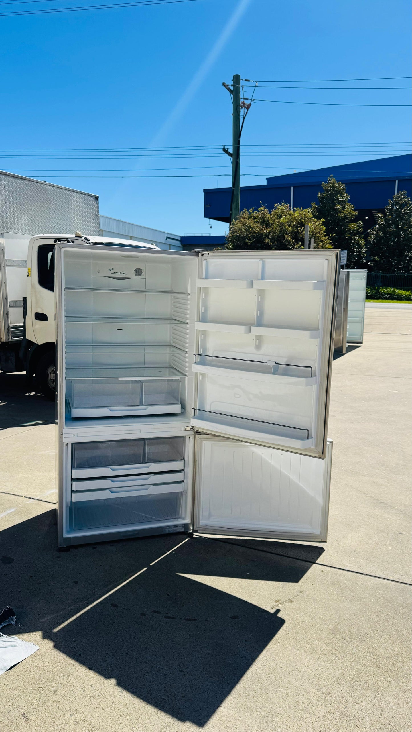 FISHER AND PAYKEL 519 LITRES FRIDGE FREEZER