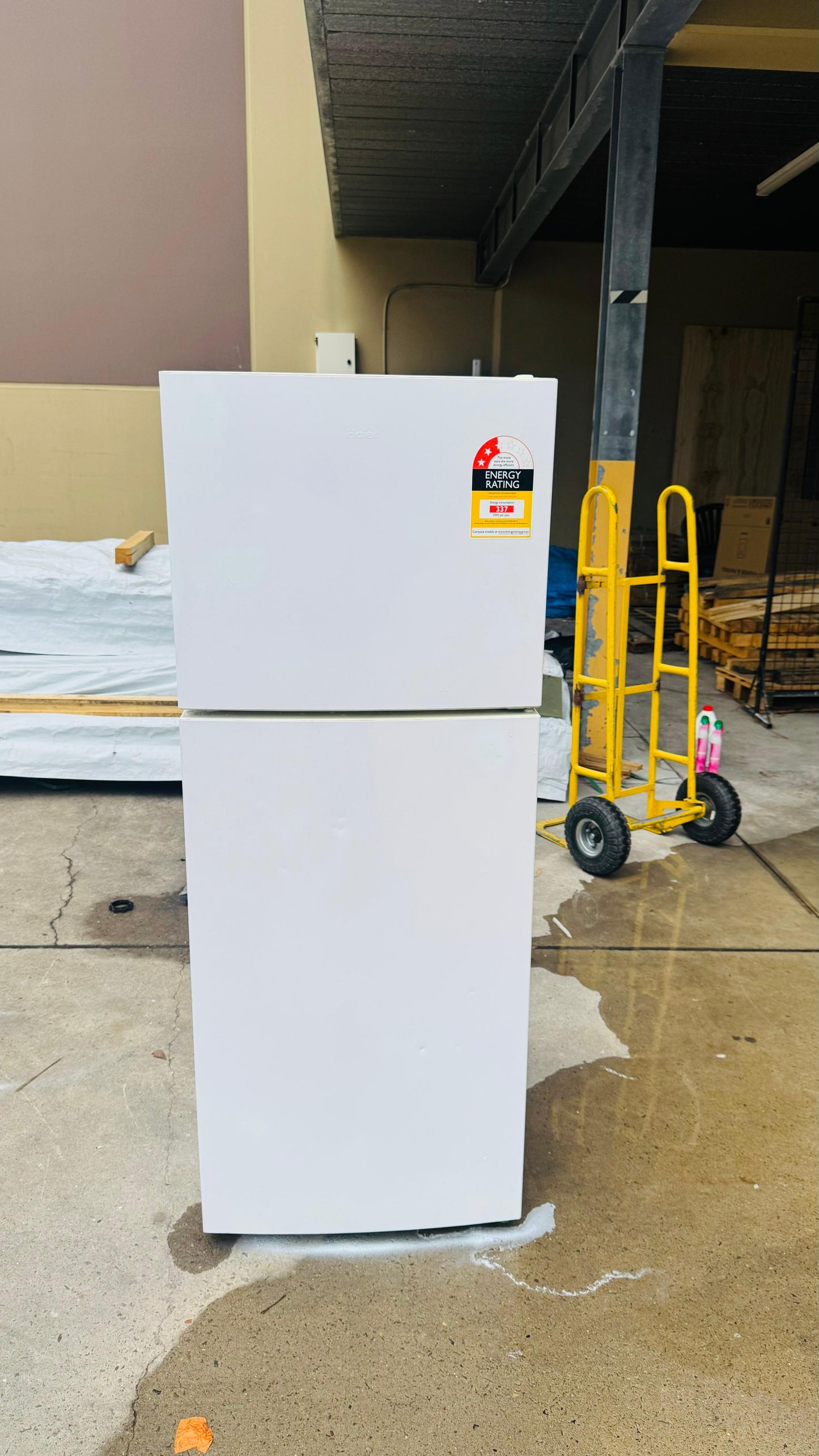 HAIER 224 LITRES FRIDGE FREEZER