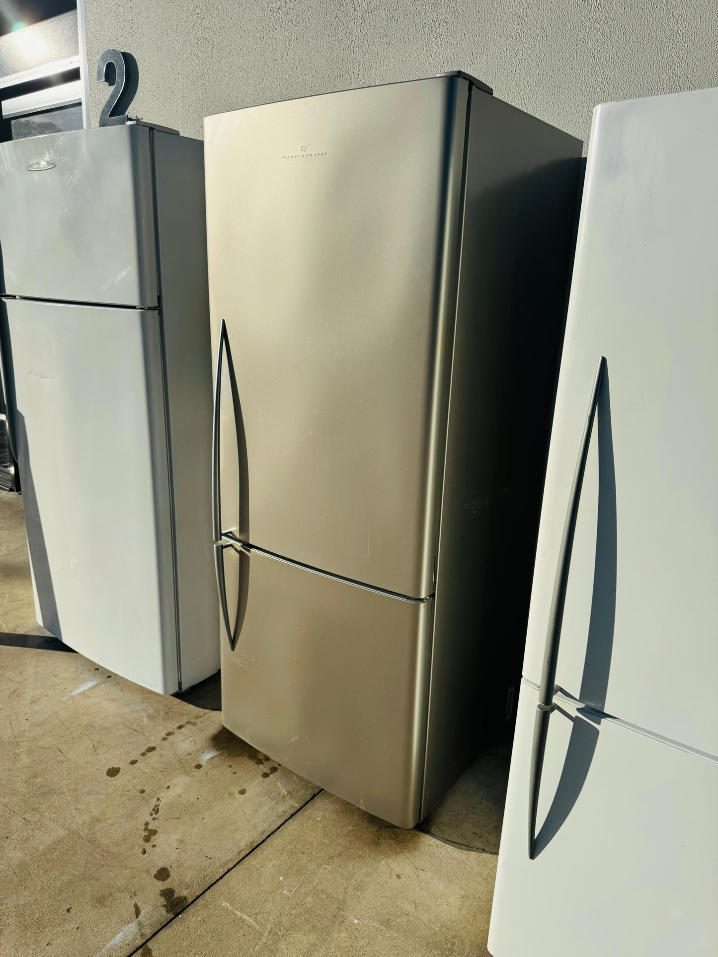FISHER AND PAYKEL 442 LITRES FRIDGE FREEZER