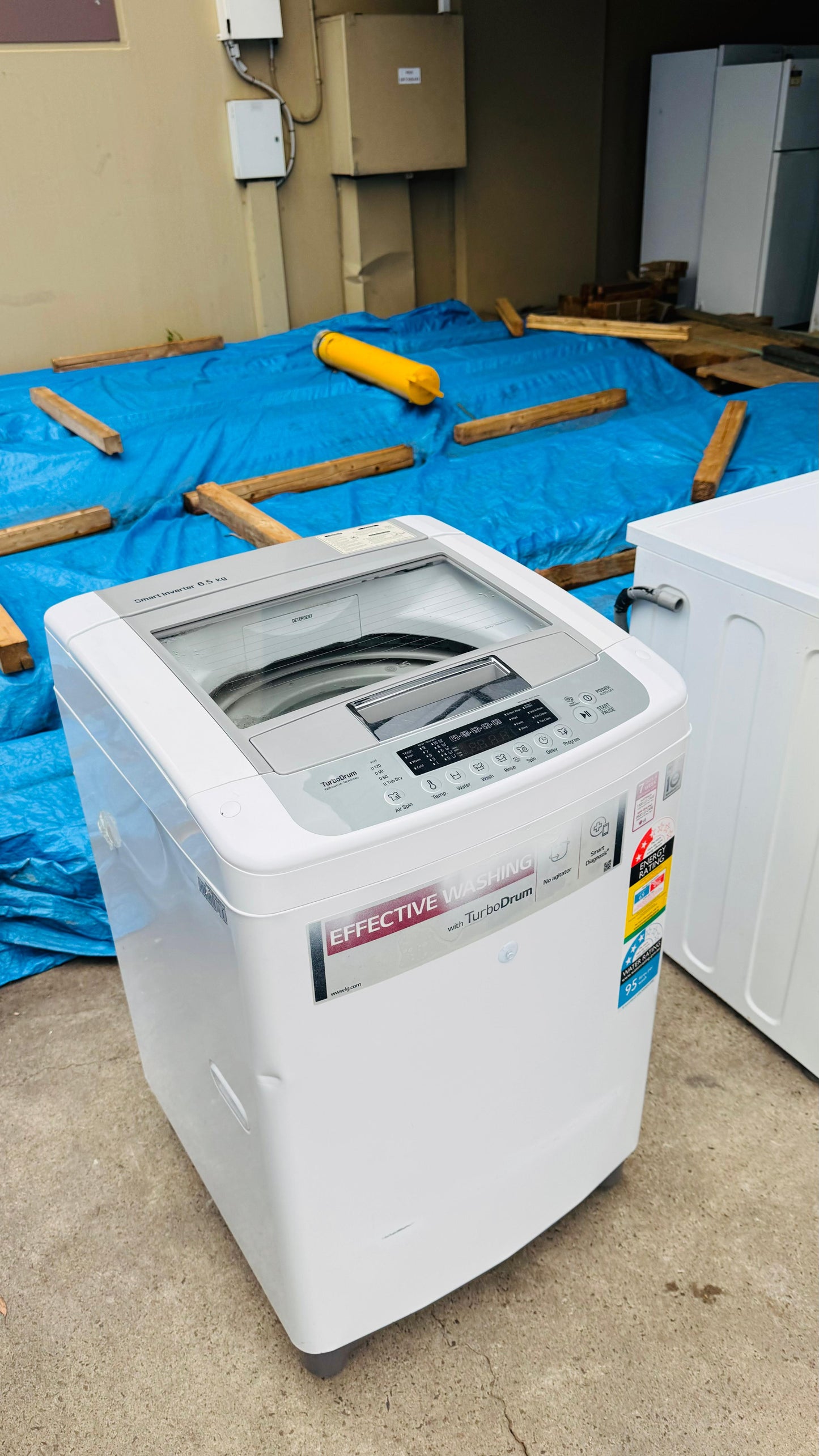LG 6.5KGS TOP LOADER WASHING MACHINE