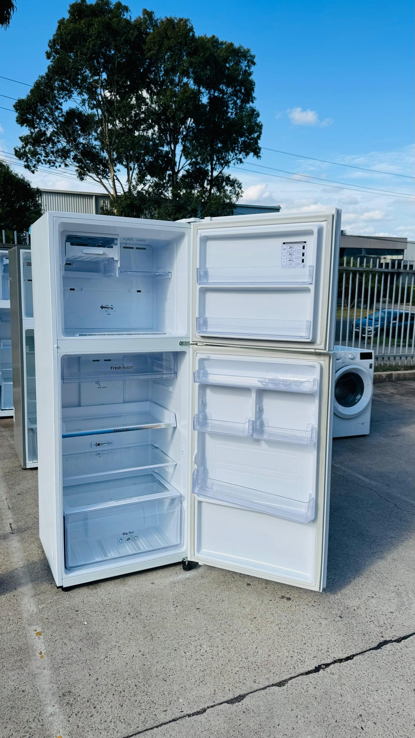 SAMSUNG 393 LITRES FRIDGE FREEZER