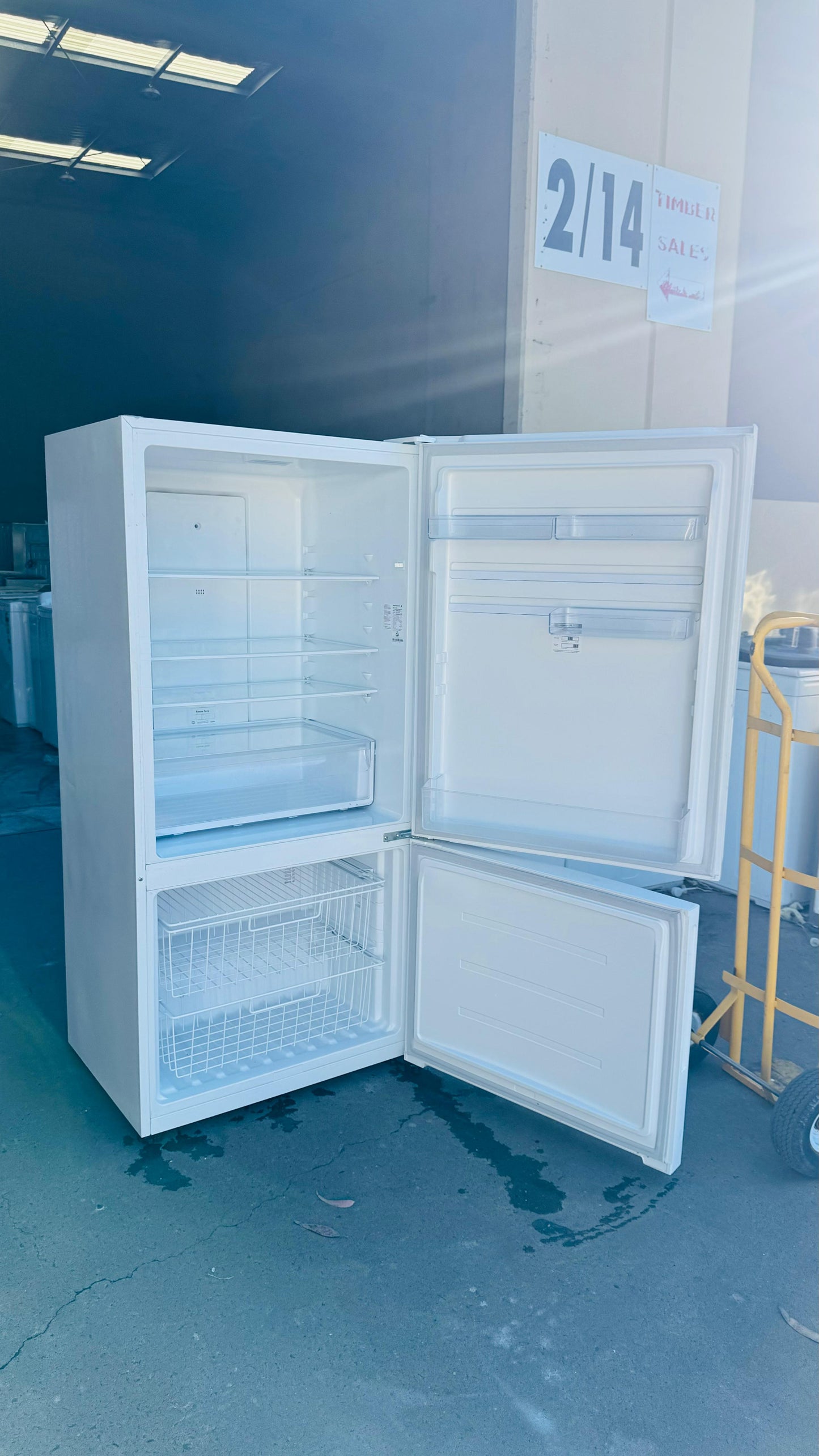 KELVINATOR 529 LITRES FRIDGE FREEZER