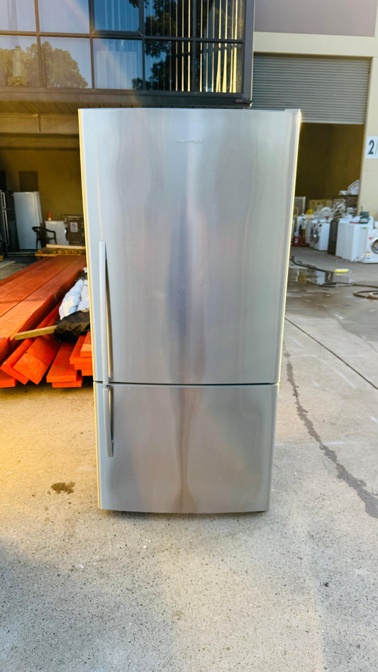 FISHER AND PAYKEL 519 LITRES FRIDGE FREEZER