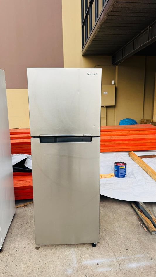 SAMSUNG 305 LITRES FRIDGE FREEZER