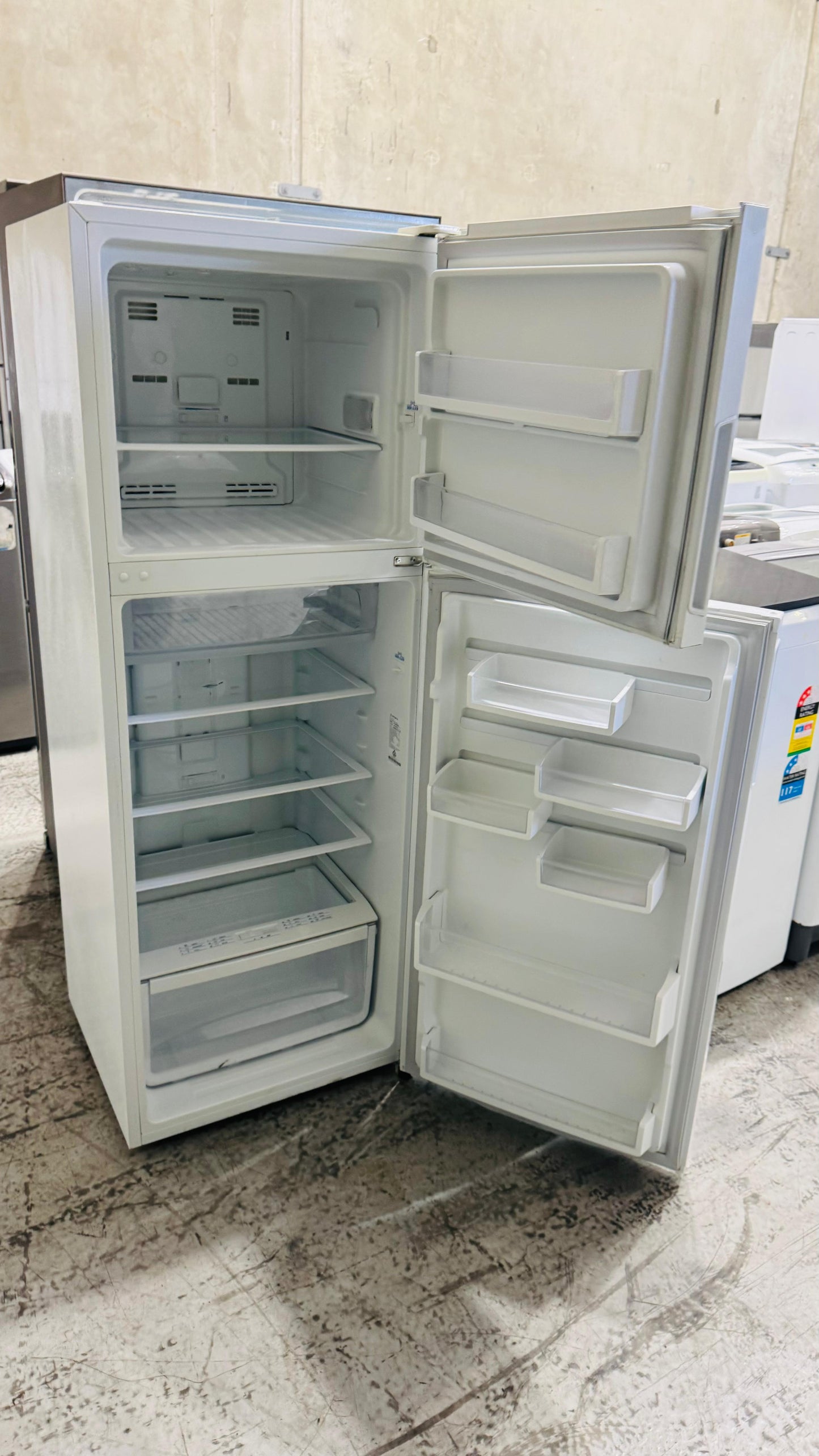 WESTINGHOUSE 340 LITRES FRIDGE FREEZER