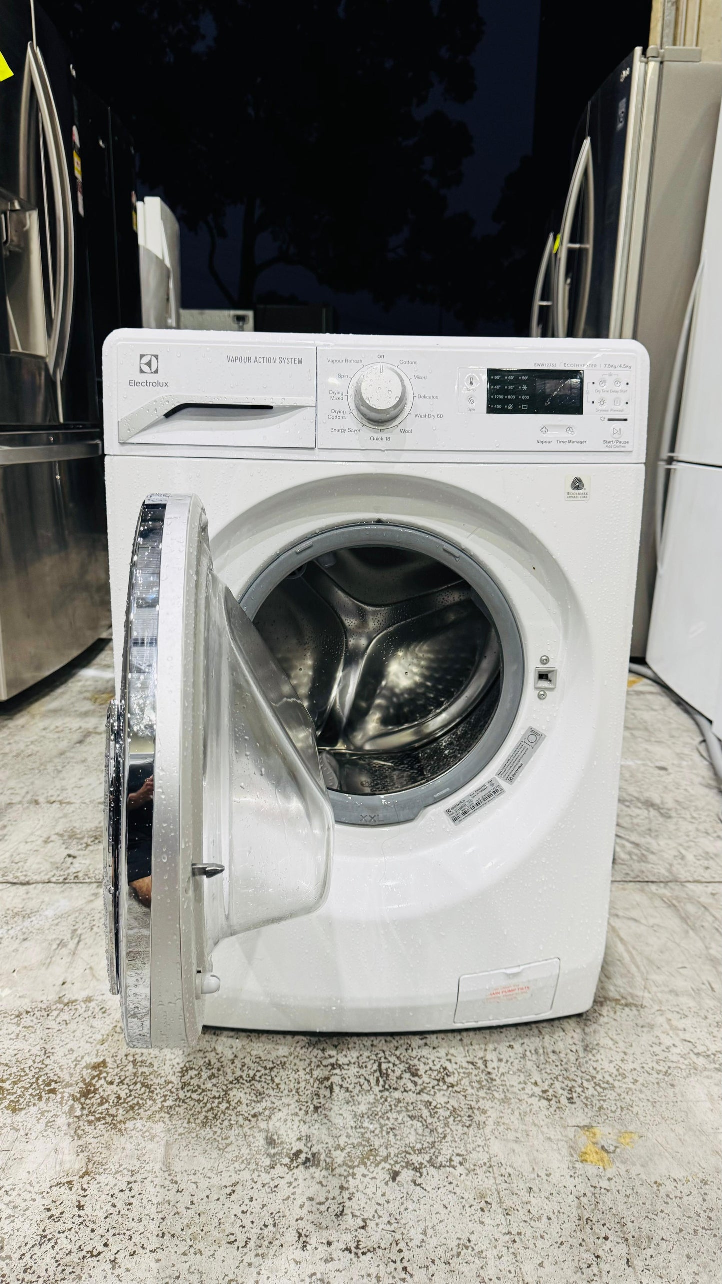 ELECTROLUX 7.5KGS FRONT LOADER WASHING MACHINE