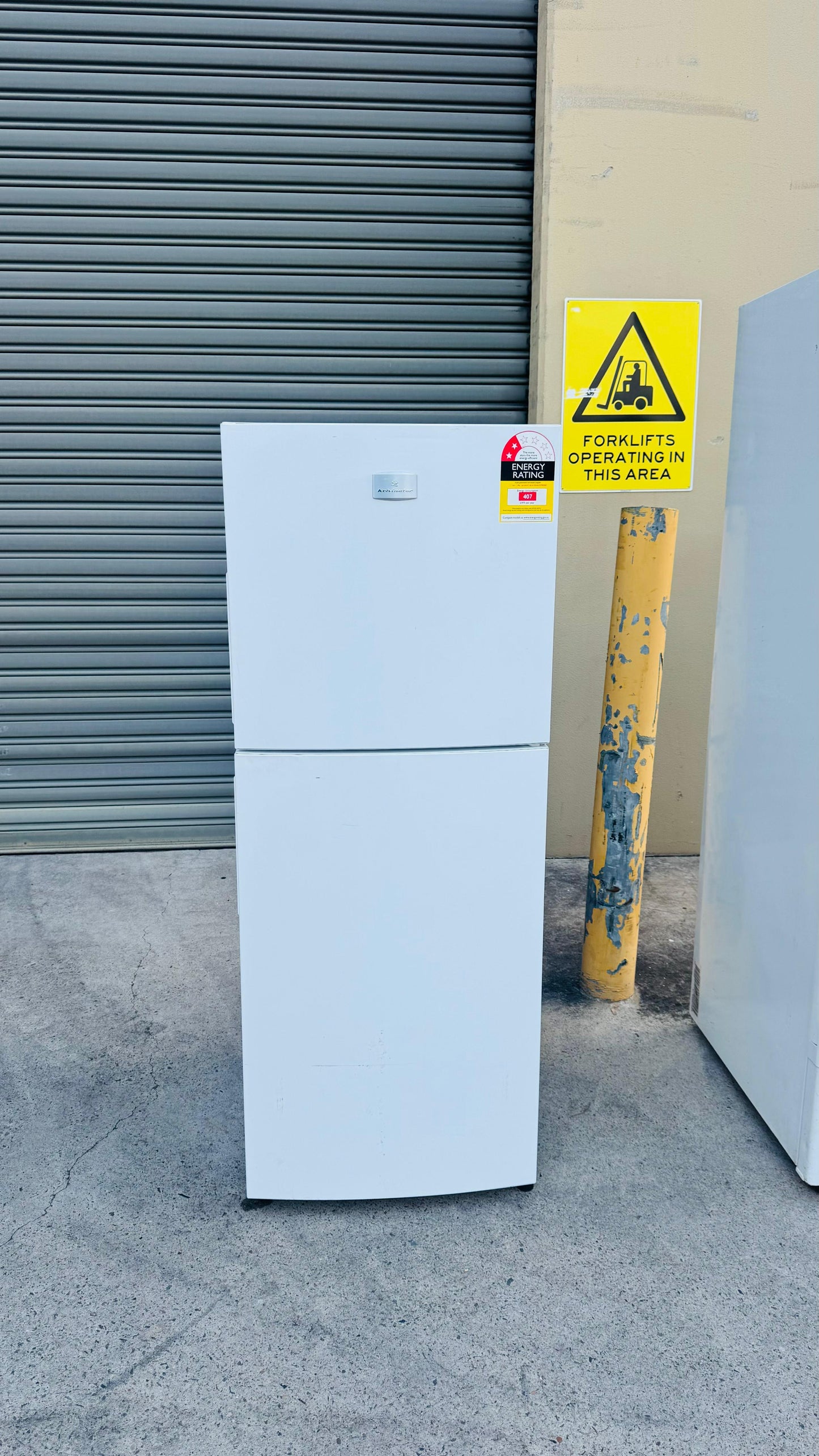 KELVINATOR 231 LITRES FRIDGE FREEZER