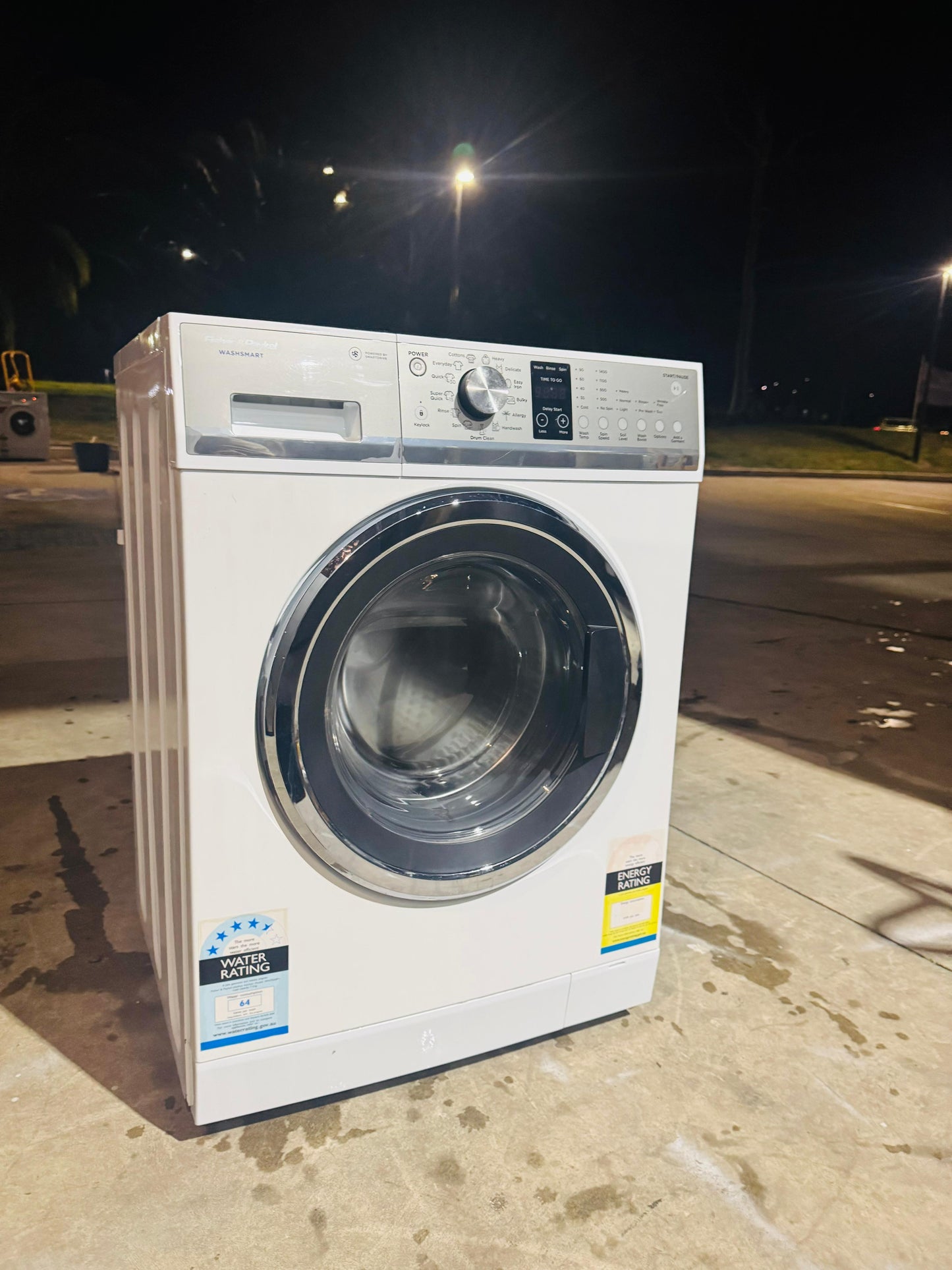 FISHER AND PAYKEL 7.5 KGS FRONT LOADER WASHING MACHINE