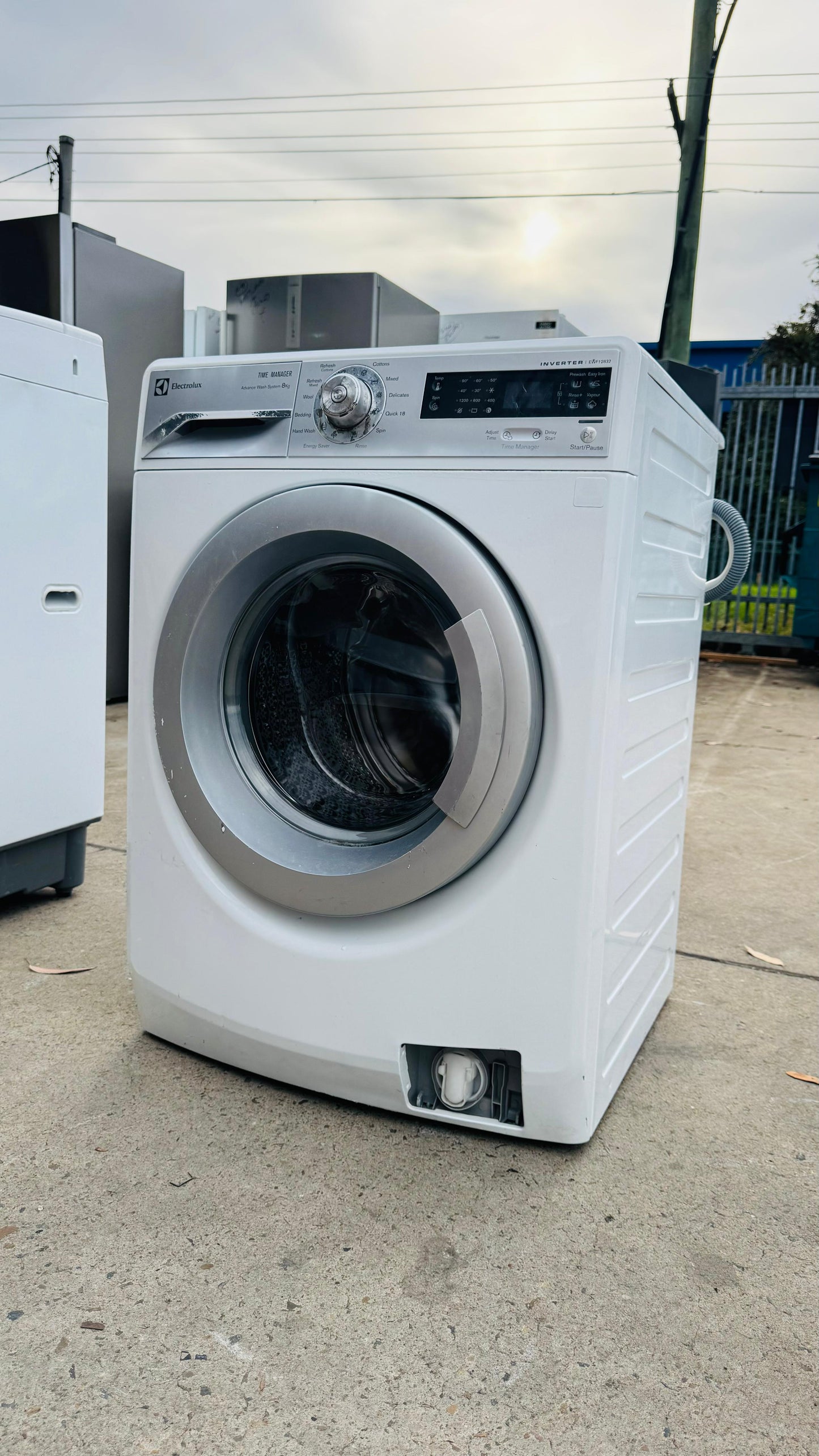 ELECTROLUX 8KGS FRONT LOADER WASHING MACHINE