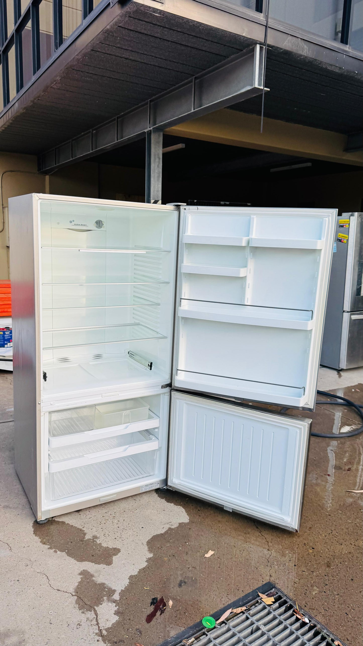 FISHER AND PAYKEL 519 LITRES FRIDGE FREEZER