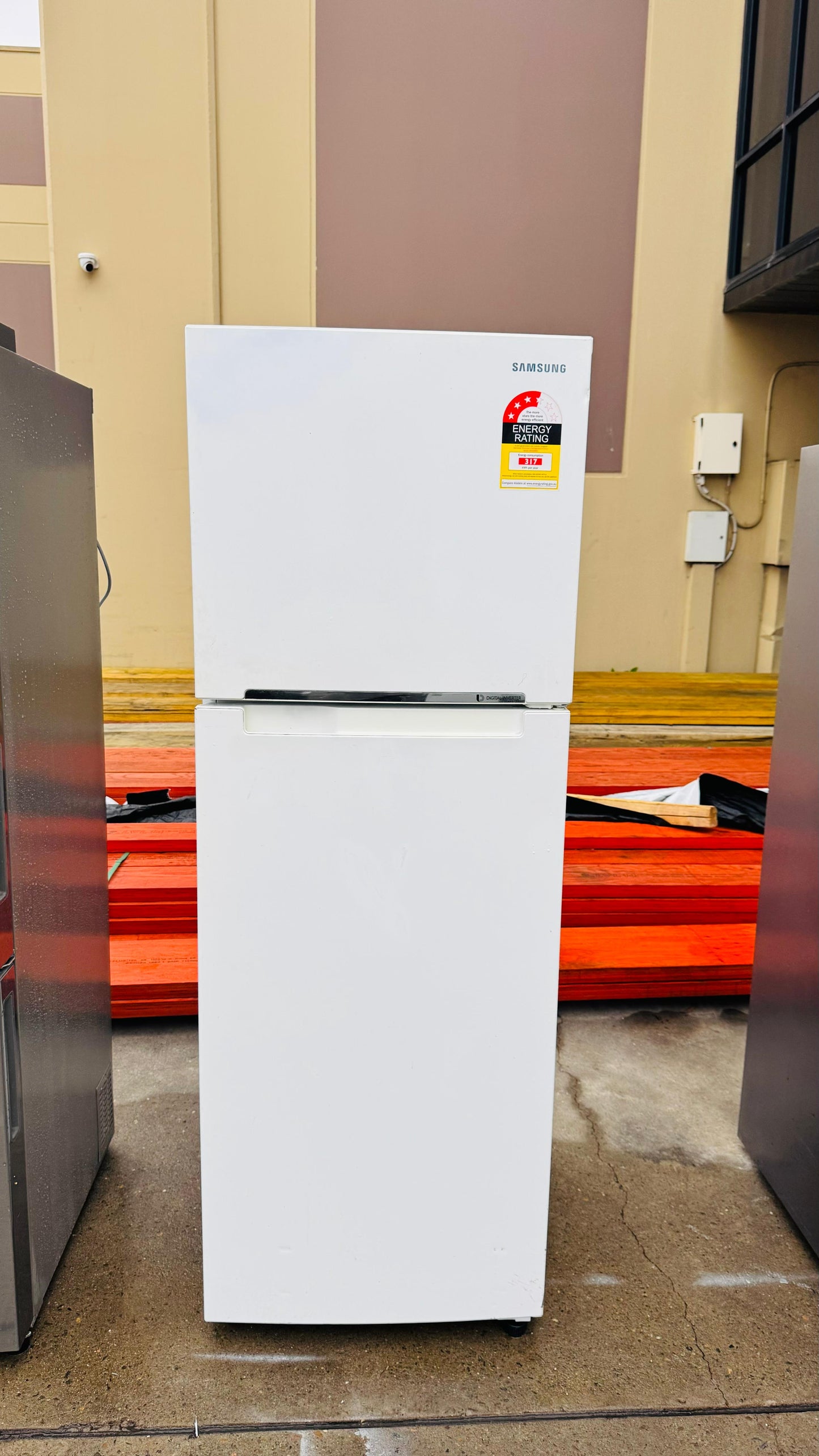 SAMSUNG 343 LITRES FRIDGE FREEZER