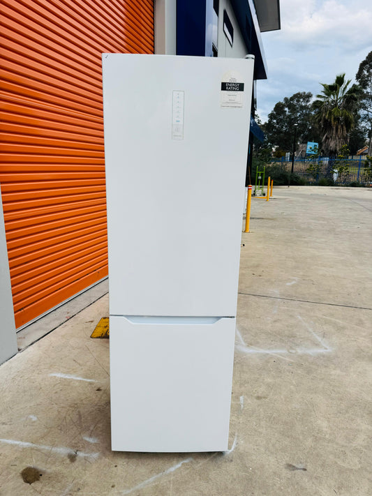 KOGAN 323 LITRES FRIDGE FREEZER