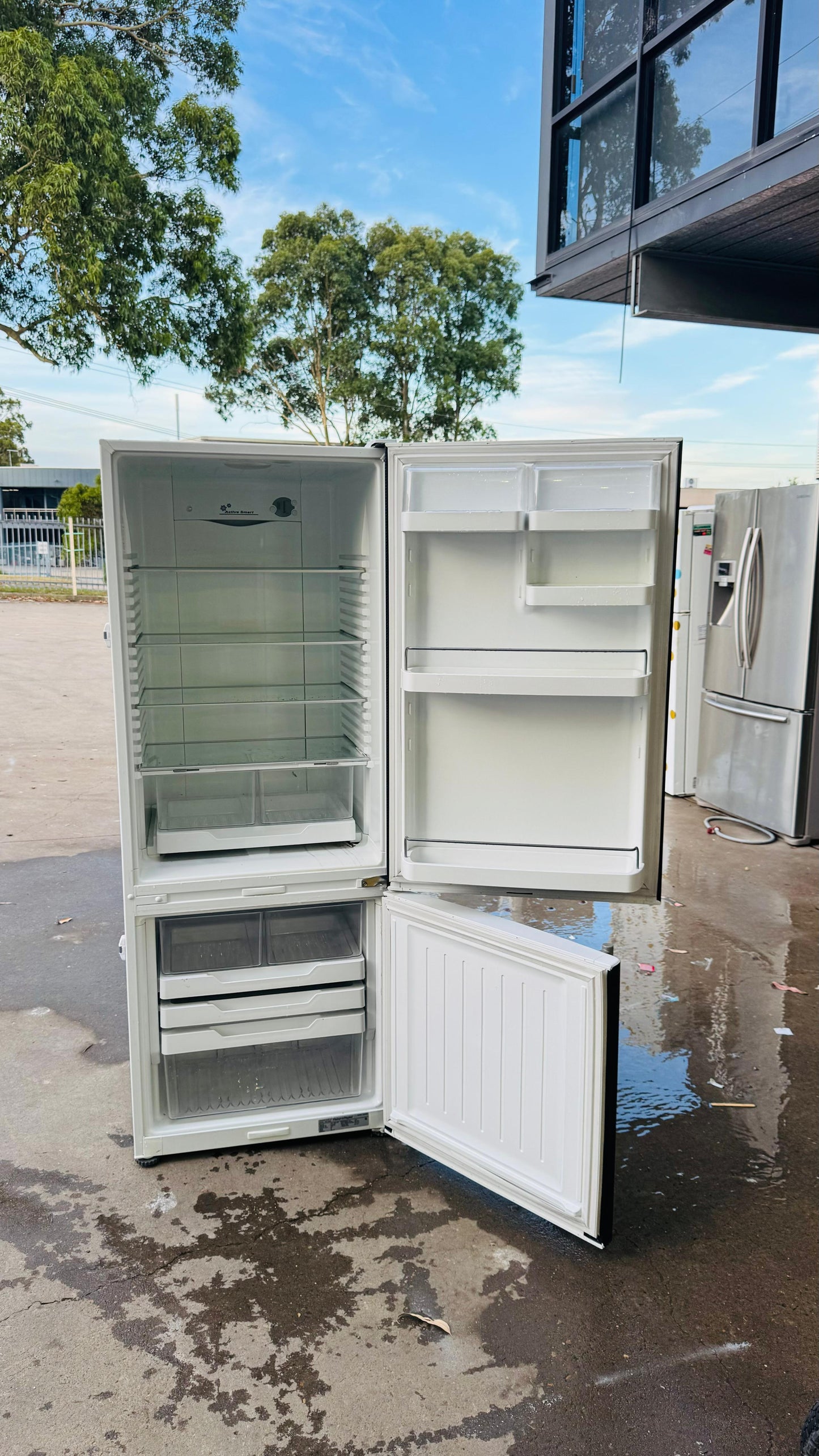 FISHER AND PAYKEL 403 LITRES FRIDGE FREEZER