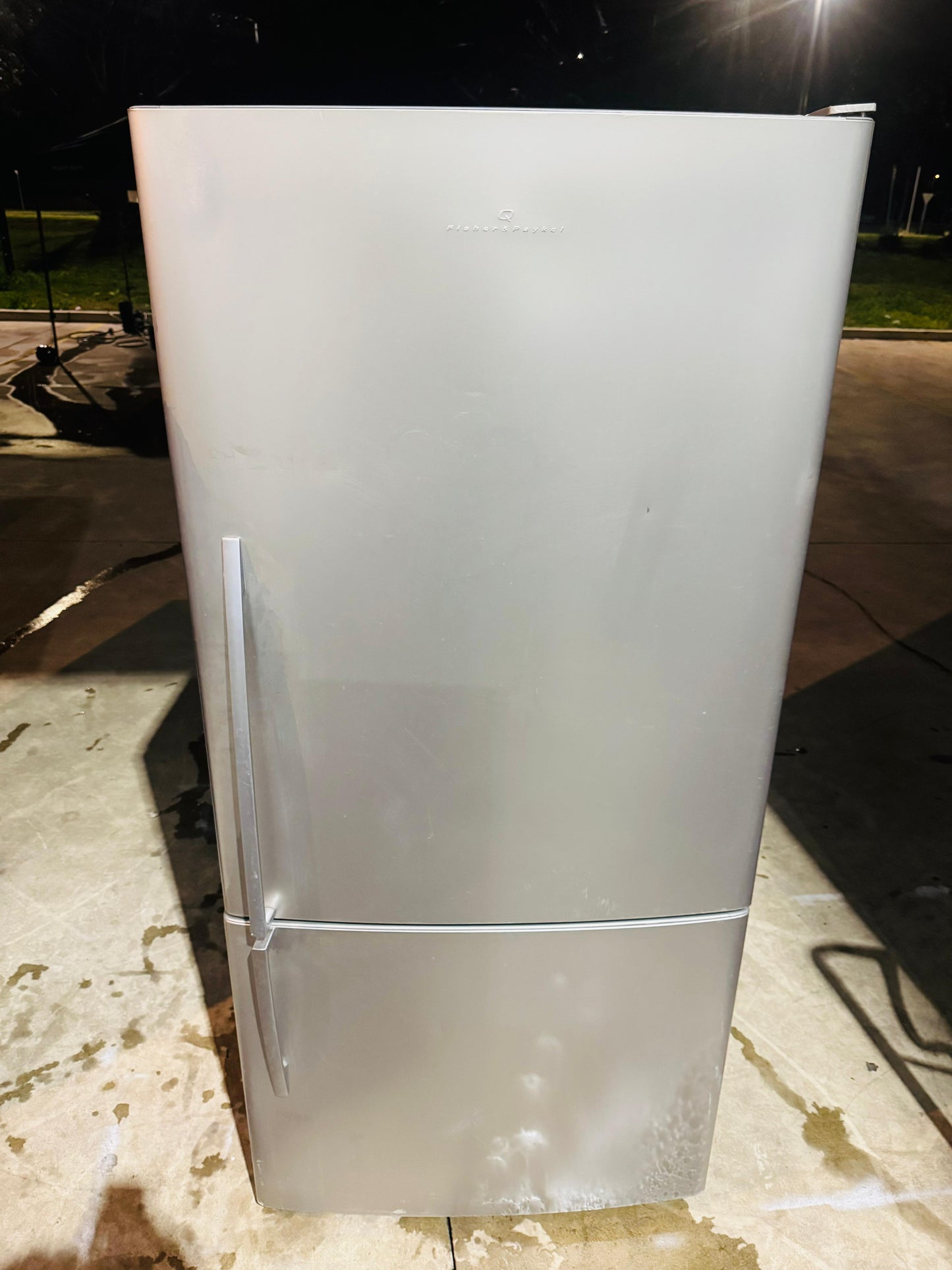 FISHER AND PAYKEL 519 LITRES FRIDGE FREEZER