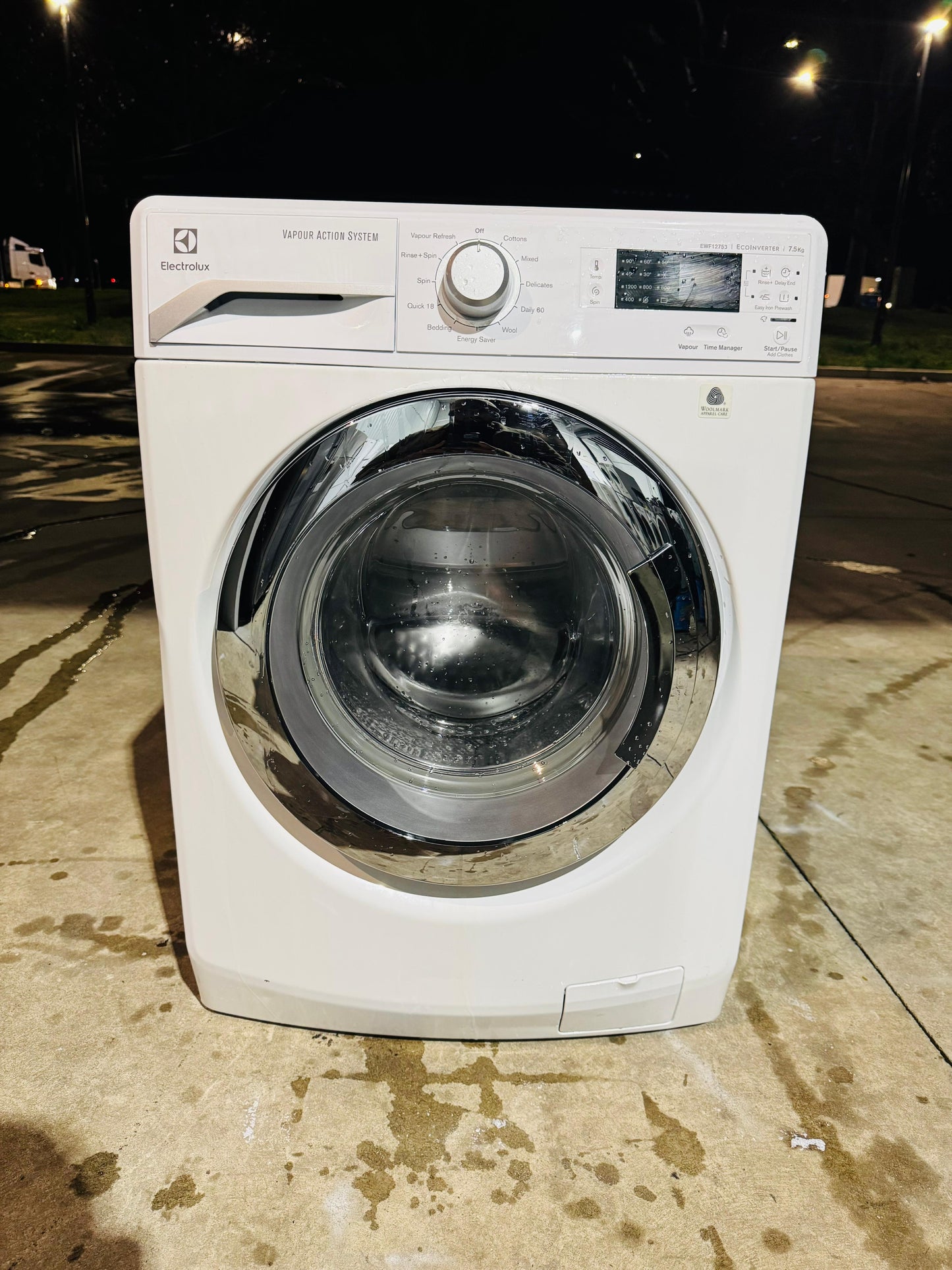 ELECTROLUX 7.5KGS FRONT LOADER WASHING MACHINE