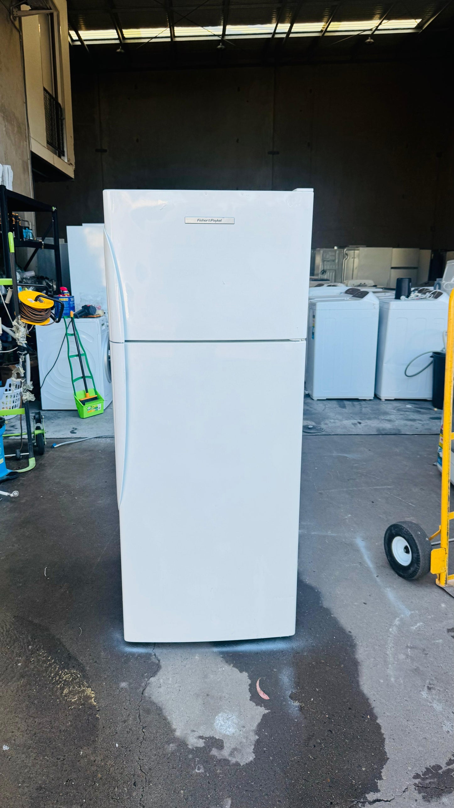FISHER AND PAYKEL 380 LITRES FRIDGE FREEZER