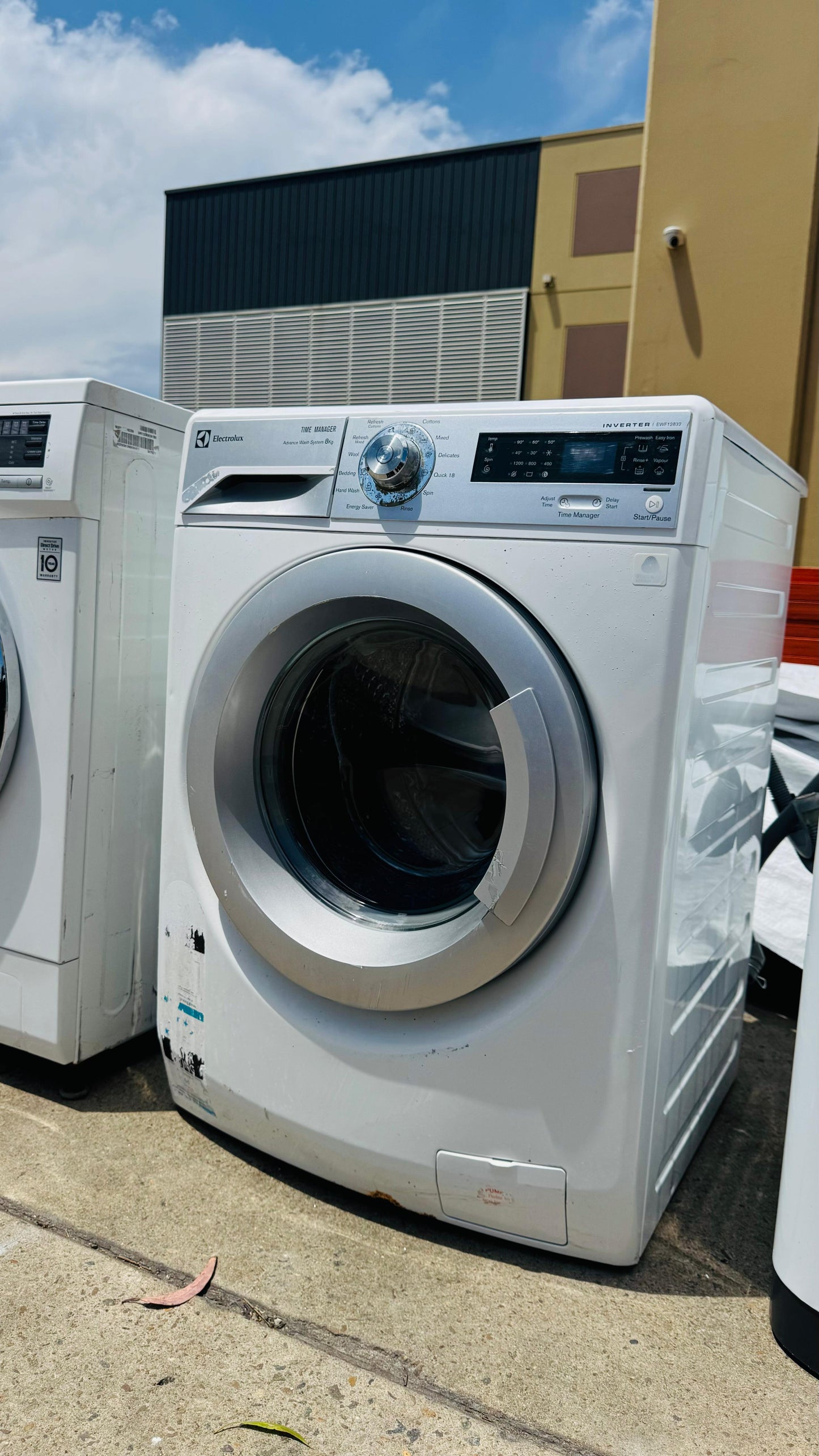 ELECTROLUX 8KGS FRONT LOADER WASHING MACHINE